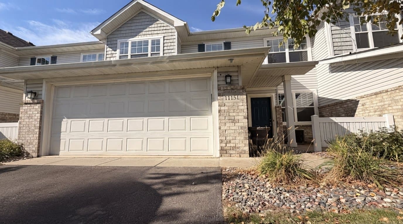 Lakeville Townhome: 11151 204th St W