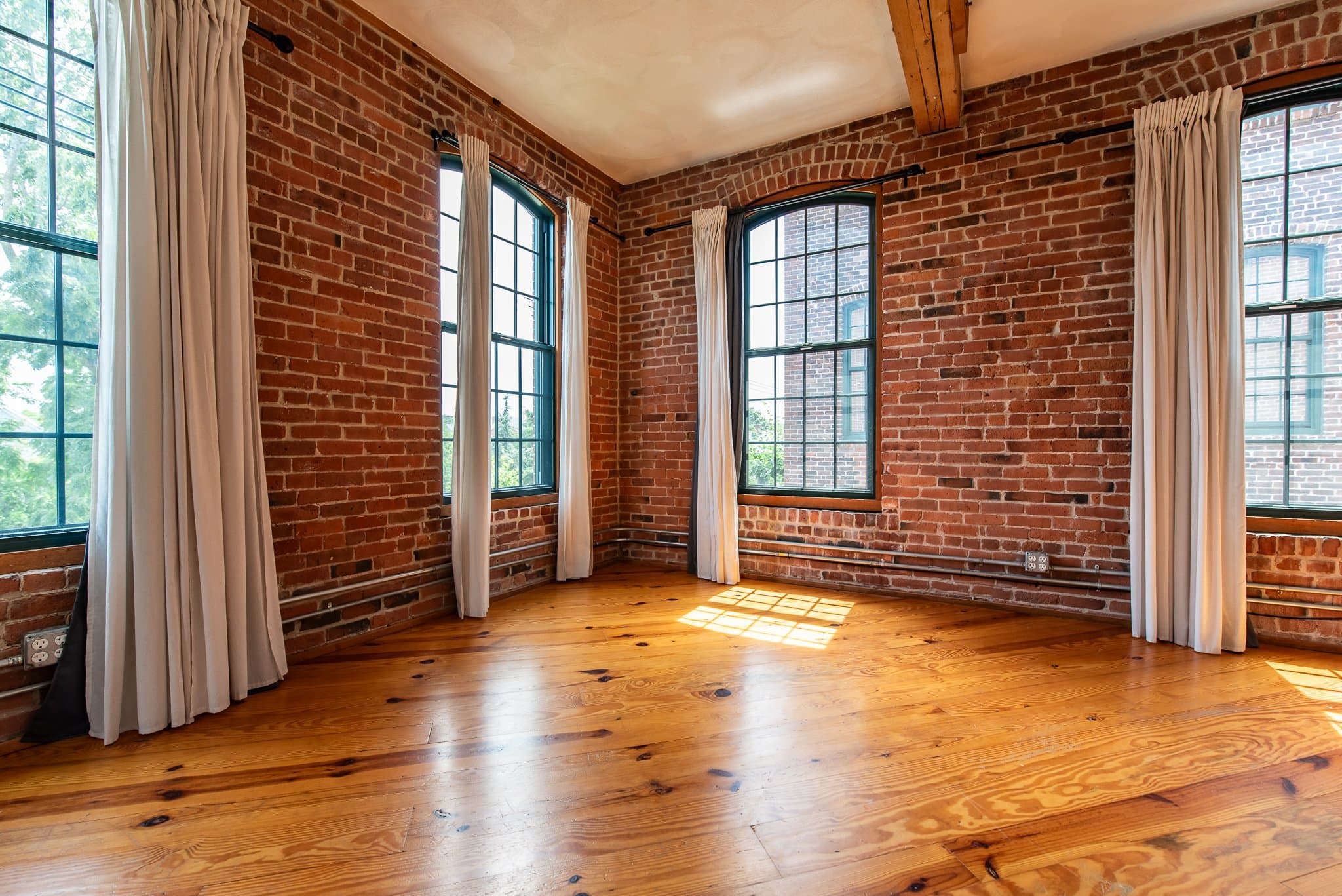 Providence Apartment: 407 Pine St