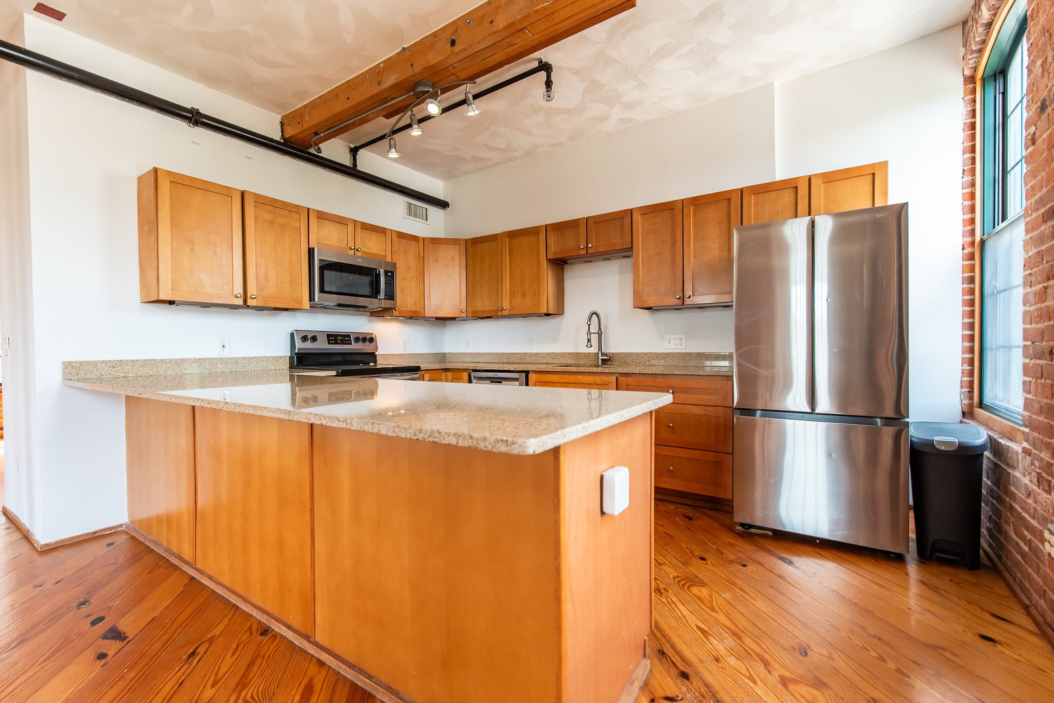 Providence Apartment: 407 Pine St