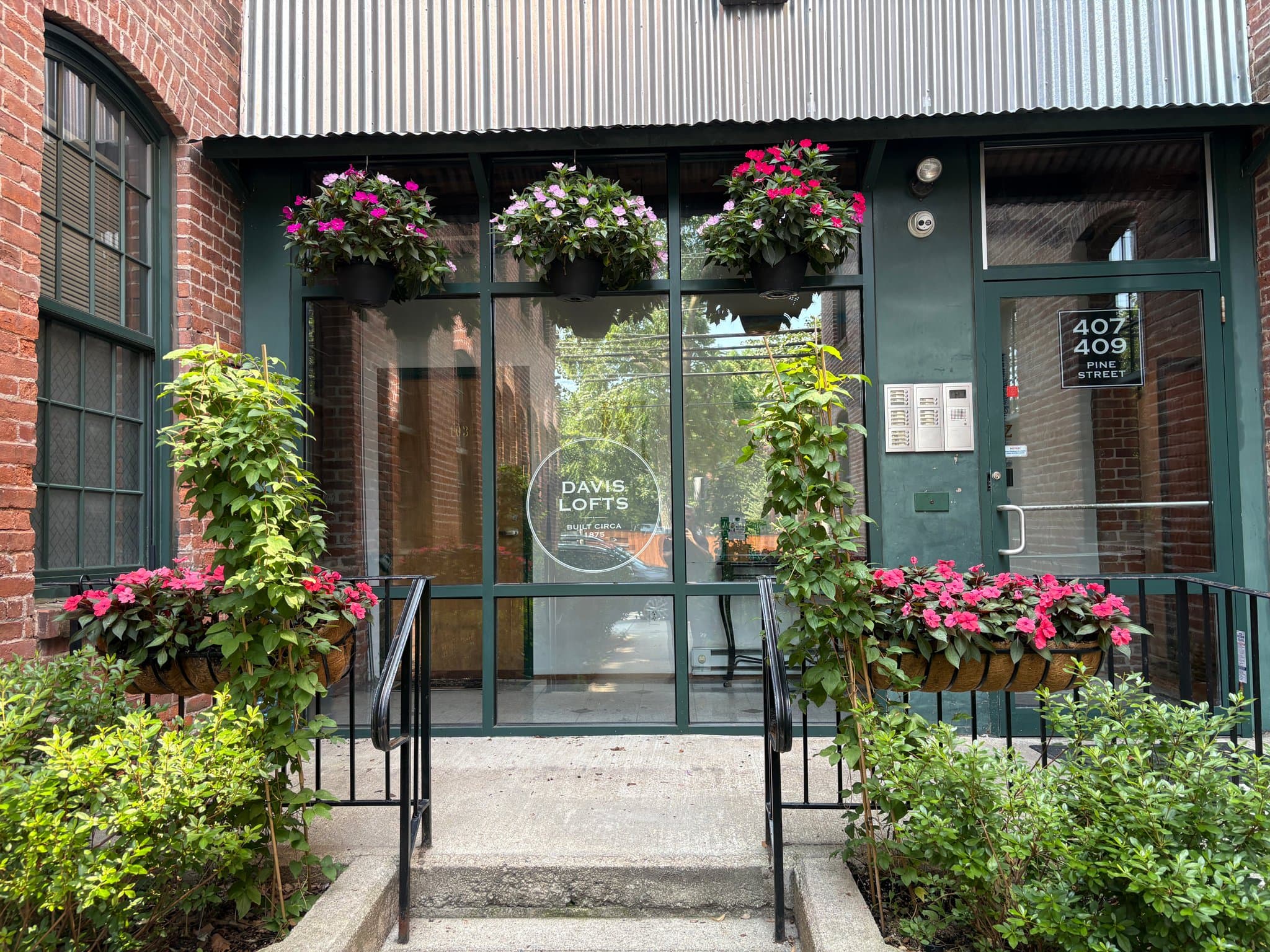 Providence Apartment: 407 Pine St