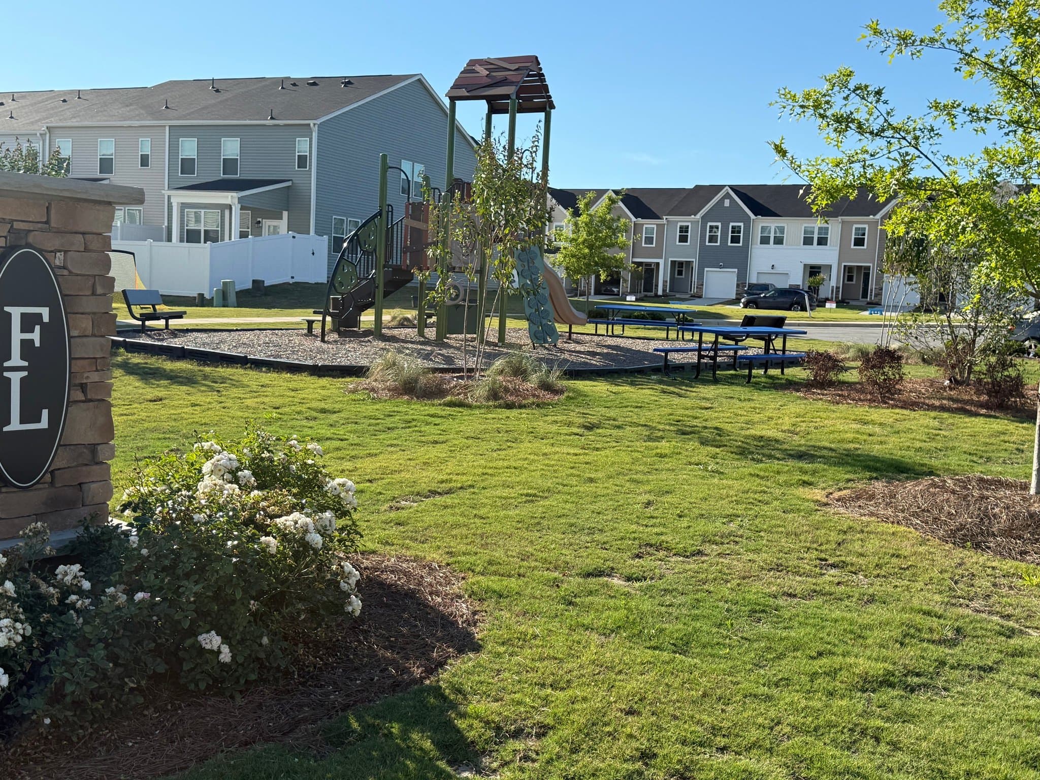 Smithfeild Townhome: 169 Lundy Ln