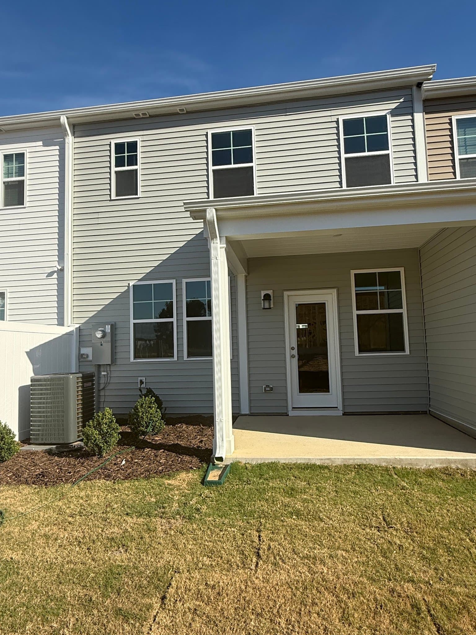 Smithfeild Townhome: 169 Lundy Ln