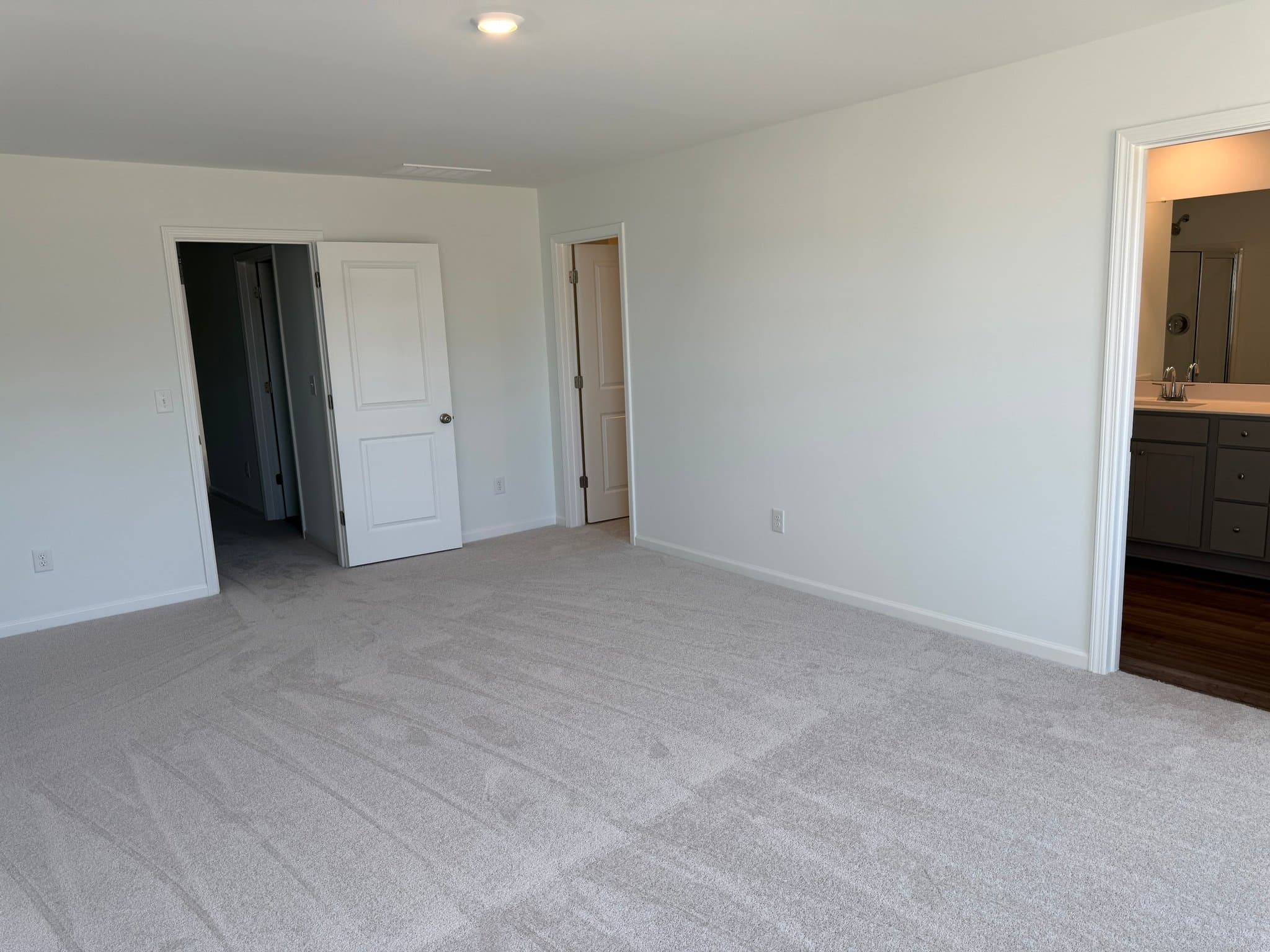 Smithfeild Townhome: 169 Lundy Ln