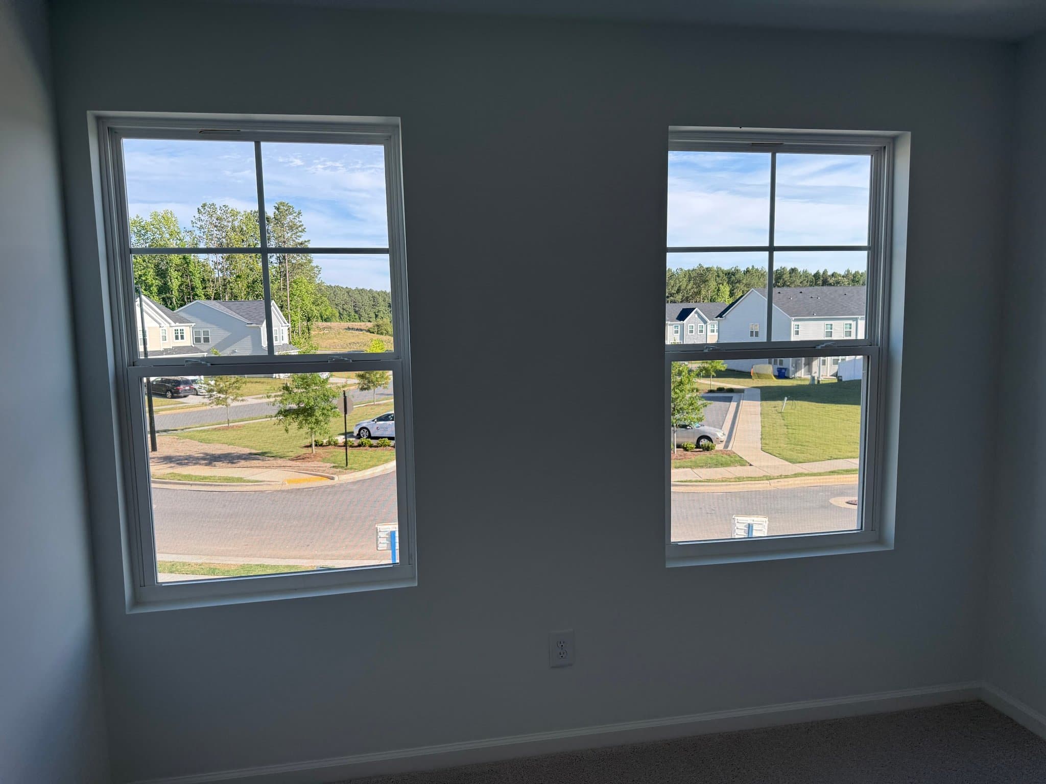 Smithfeild Townhome: 169 Lundy Ln