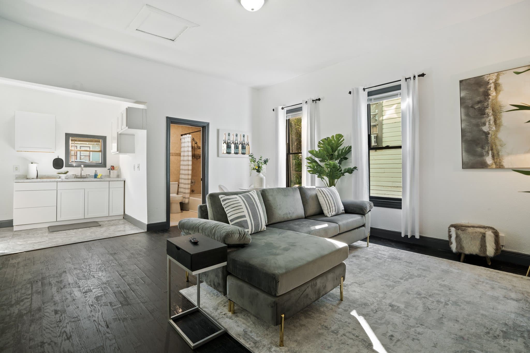 Tampa House: 1221 E Columbus Dr