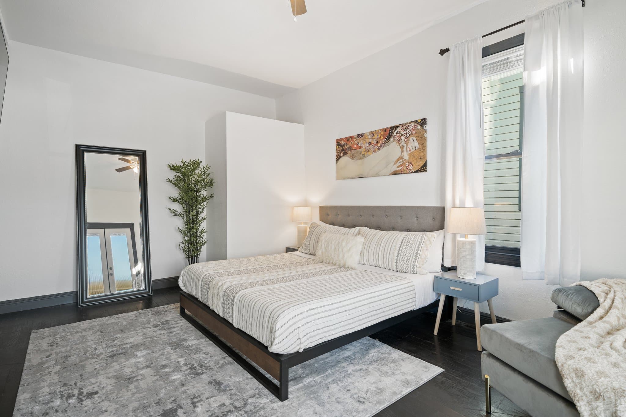Tampa House: 1221 E Columbus Dr