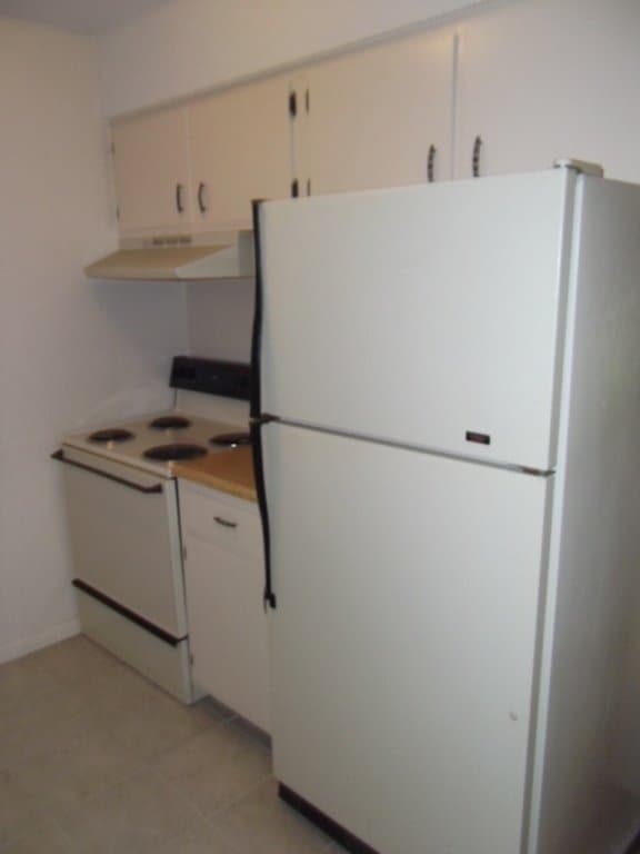 Springfield Apartment: 1230 E McDaniel St