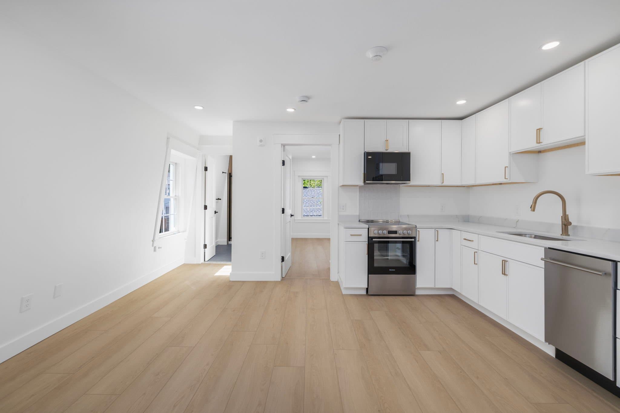 East Greenwich Apartment: 23 Melrose St