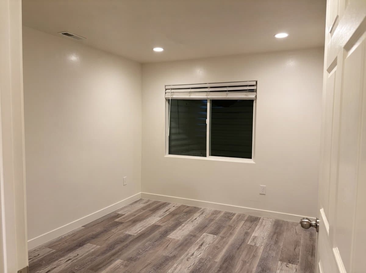 Midvale House: 765 W Wasatch St
