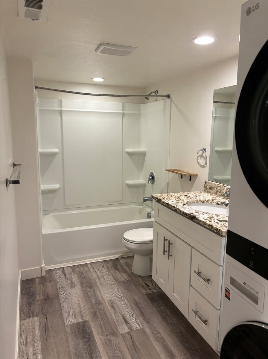Midvale House: 765 W Wasatch St