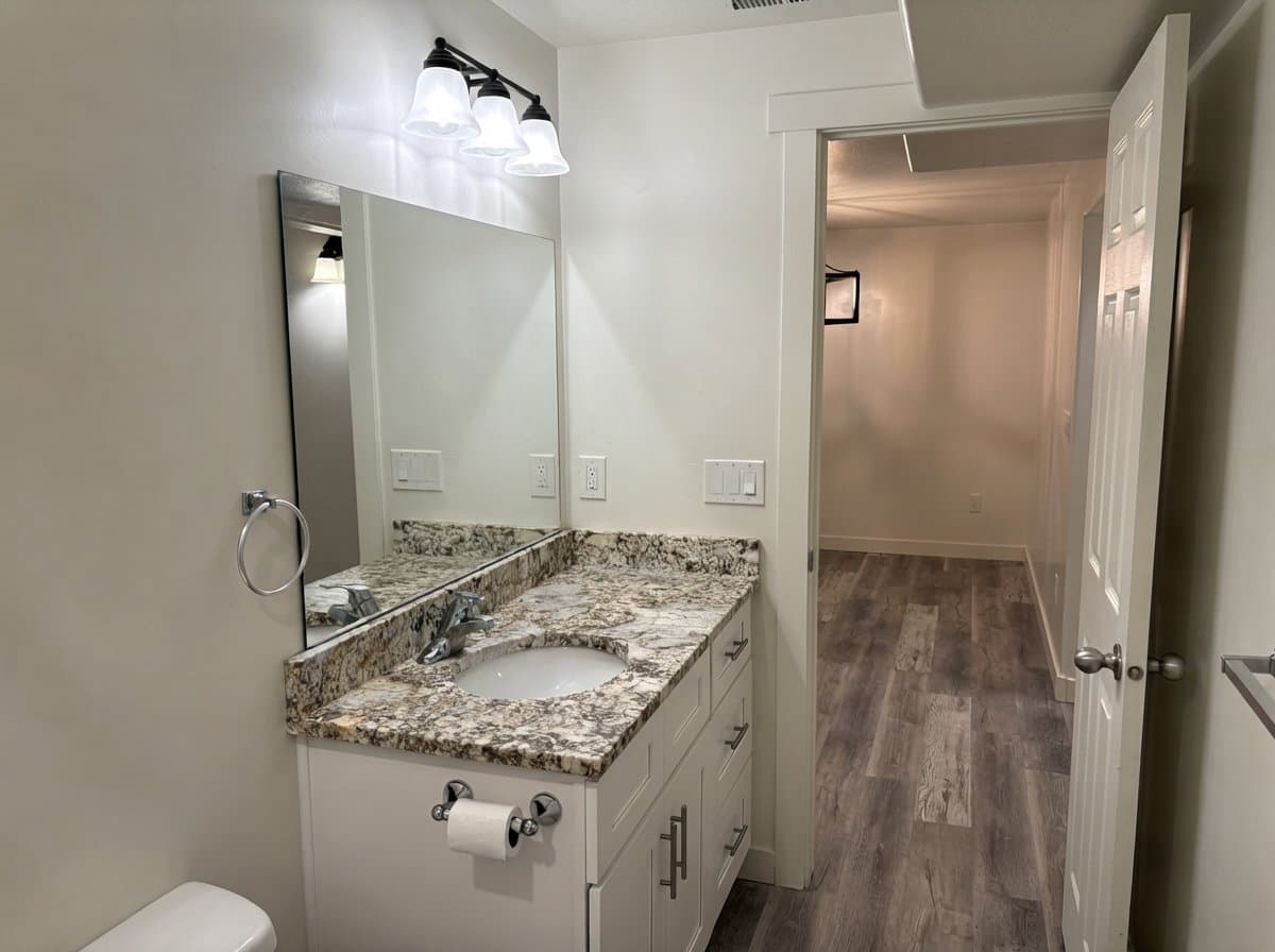 Midvale House: 765 W Wasatch St