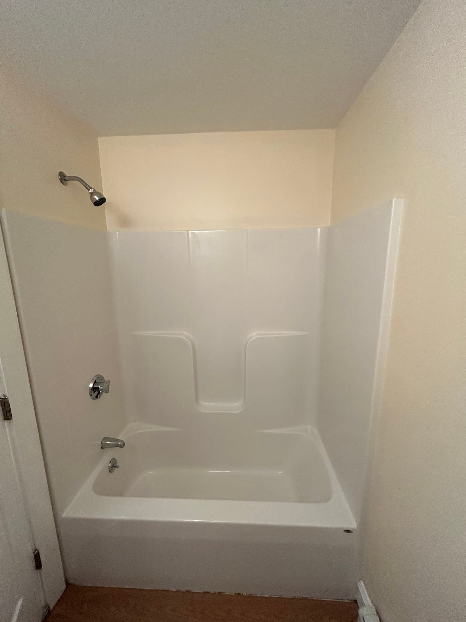 Lynn Apartment: 77-79 Chestnut St, Lynn, MA 01902, USA