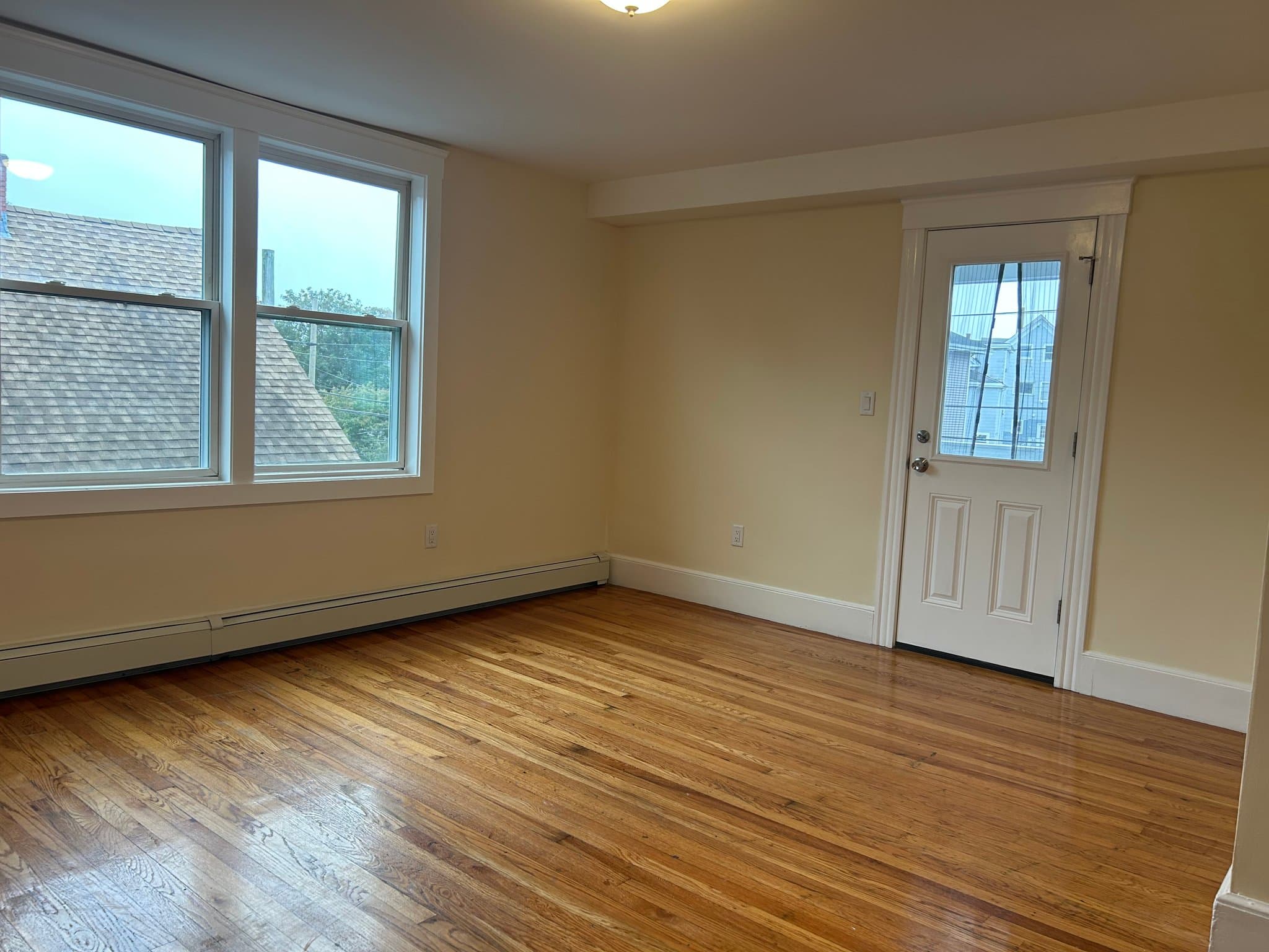 Lynn Apartment: 77-79 Chestnut St, Lynn, MA 01902, USA
