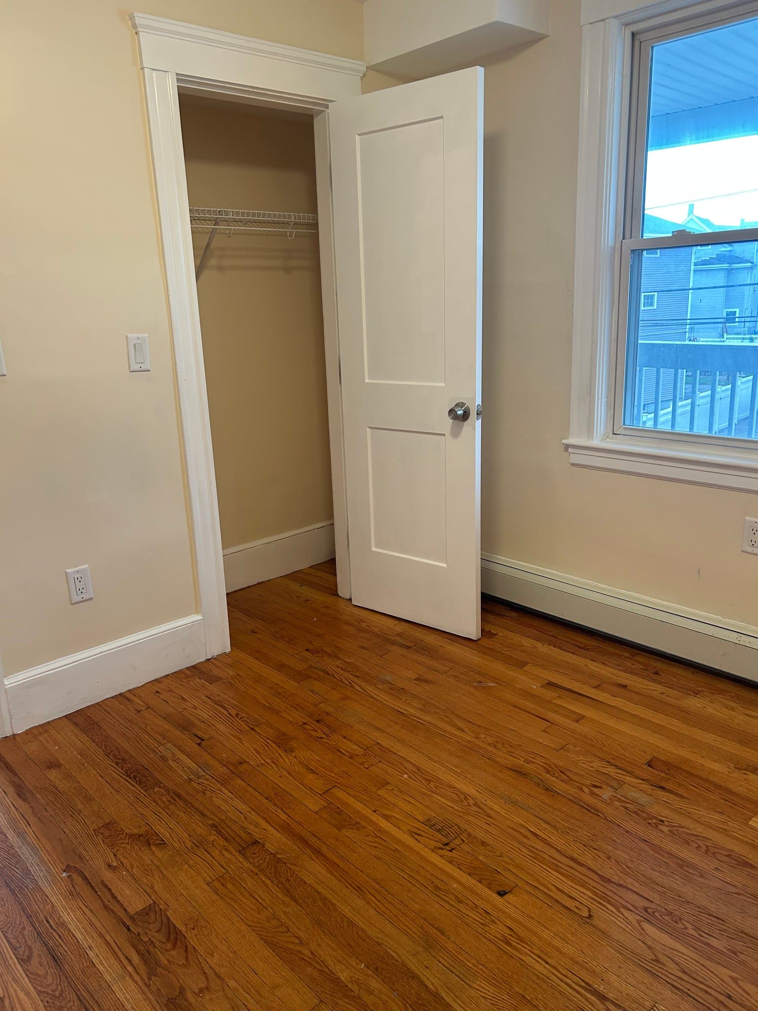 Lynn Apartment: 77-79 Chestnut St, Lynn, MA 01902, USA