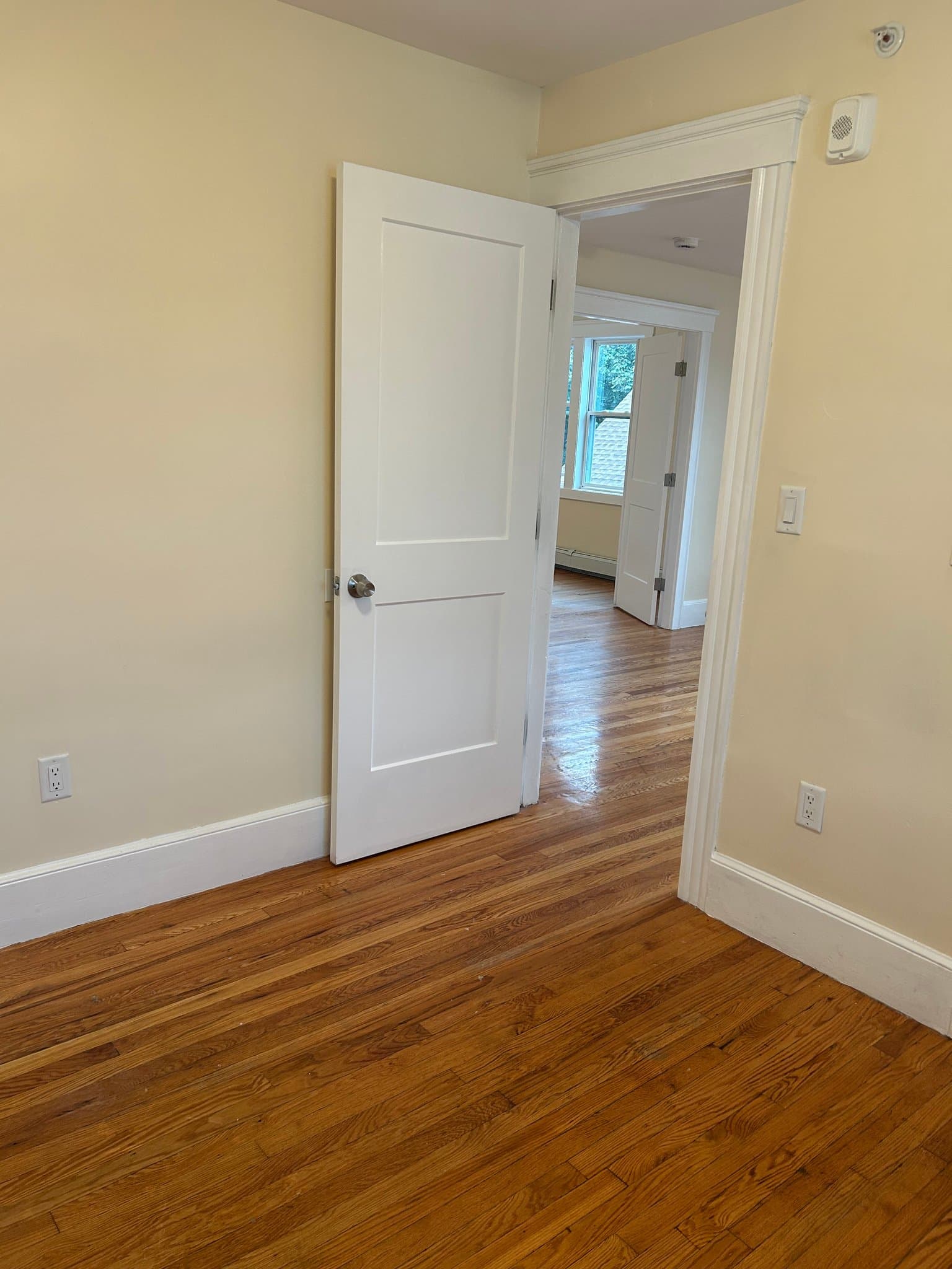 Lynn Apartment: 77-79 Chestnut St, Lynn, MA 01902, USA