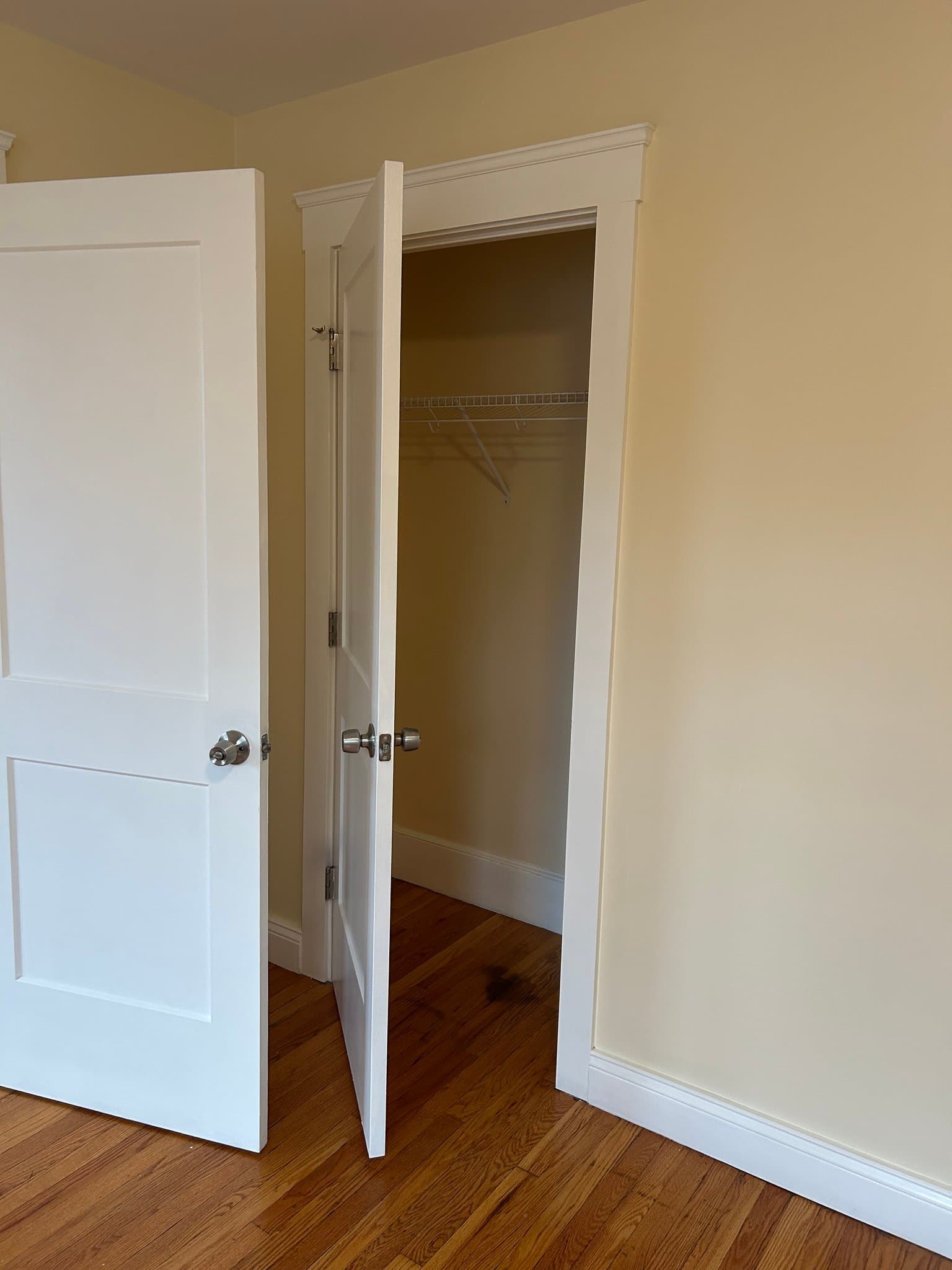Lynn Apartment: 77-79 Chestnut St, Lynn, MA 01902, USA