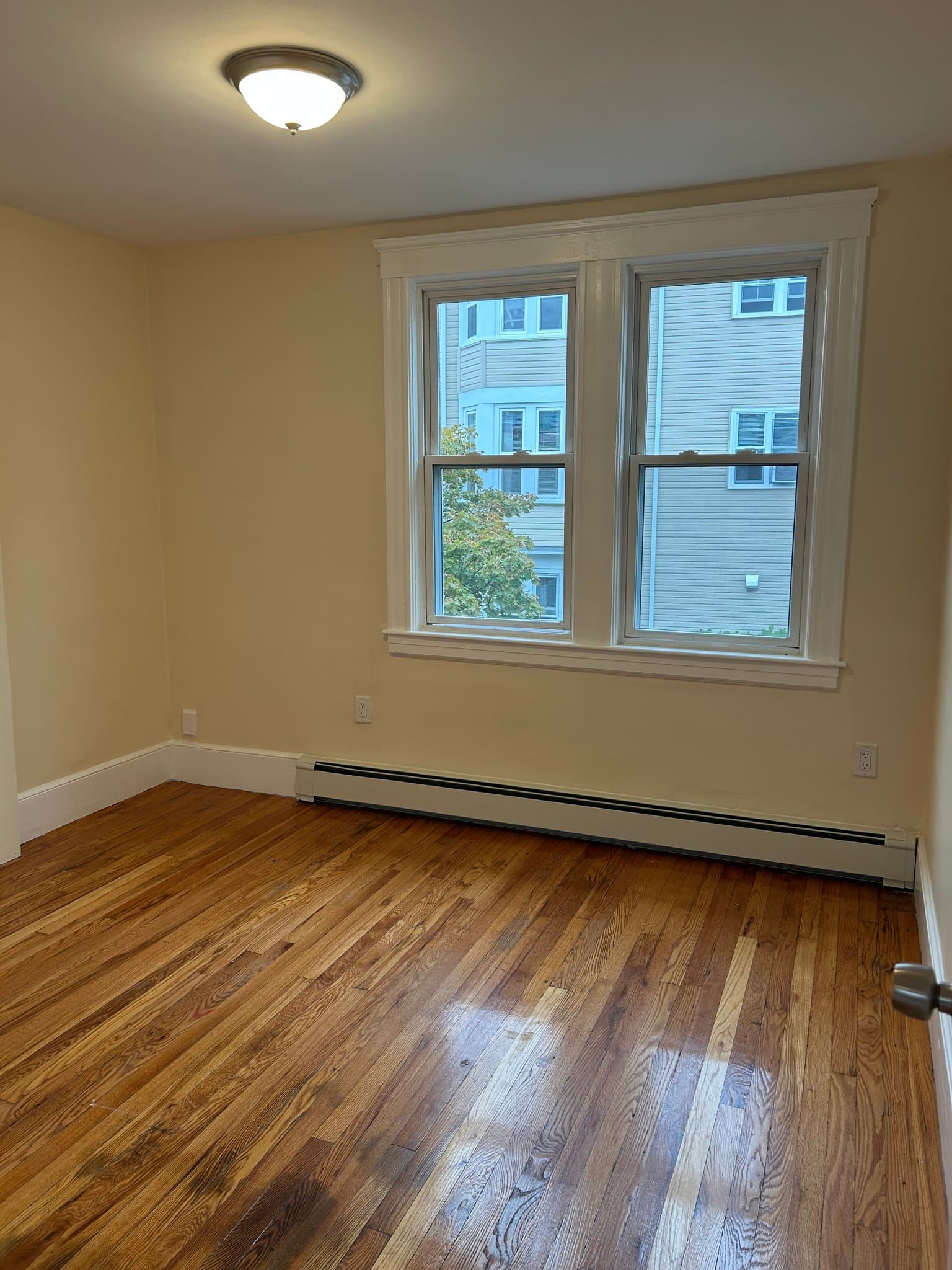 Lynn Apartment: 77-79 Chestnut St, Lynn, MA 01902, USA