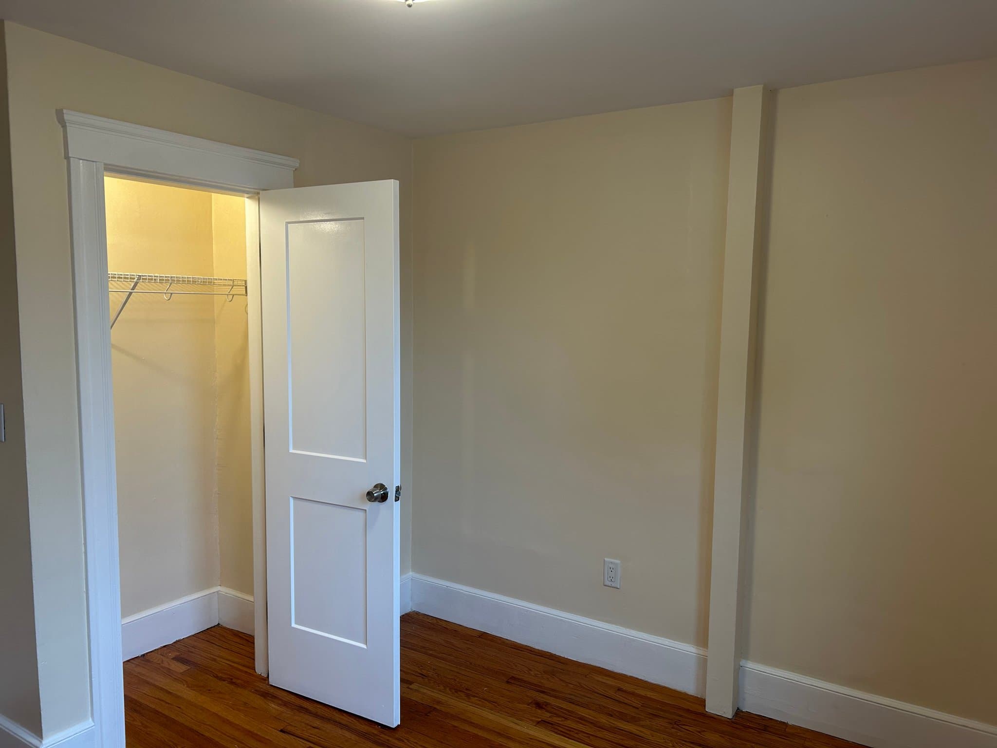 Lynn Apartment: 77-79 Chestnut St, Lynn, MA 01902, USA