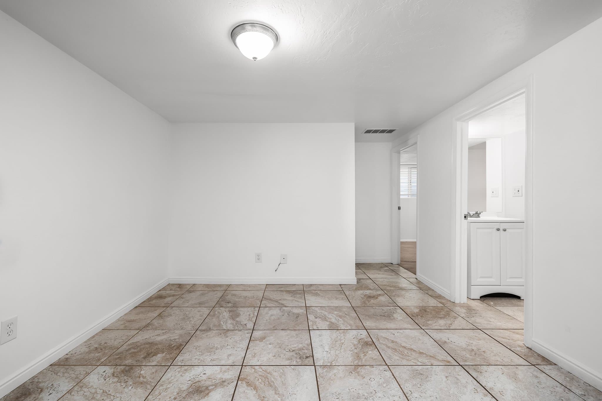 West Valley City Apartment: 3911 S 3200 W Unit C