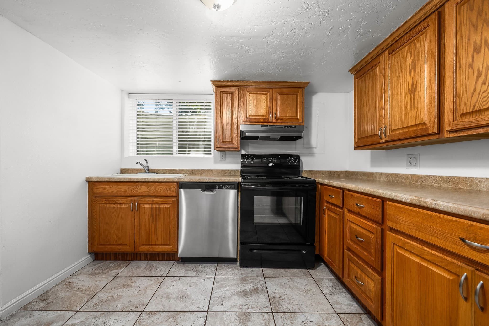 West Valley City Apartment: 3911 S 3200 W Unit C