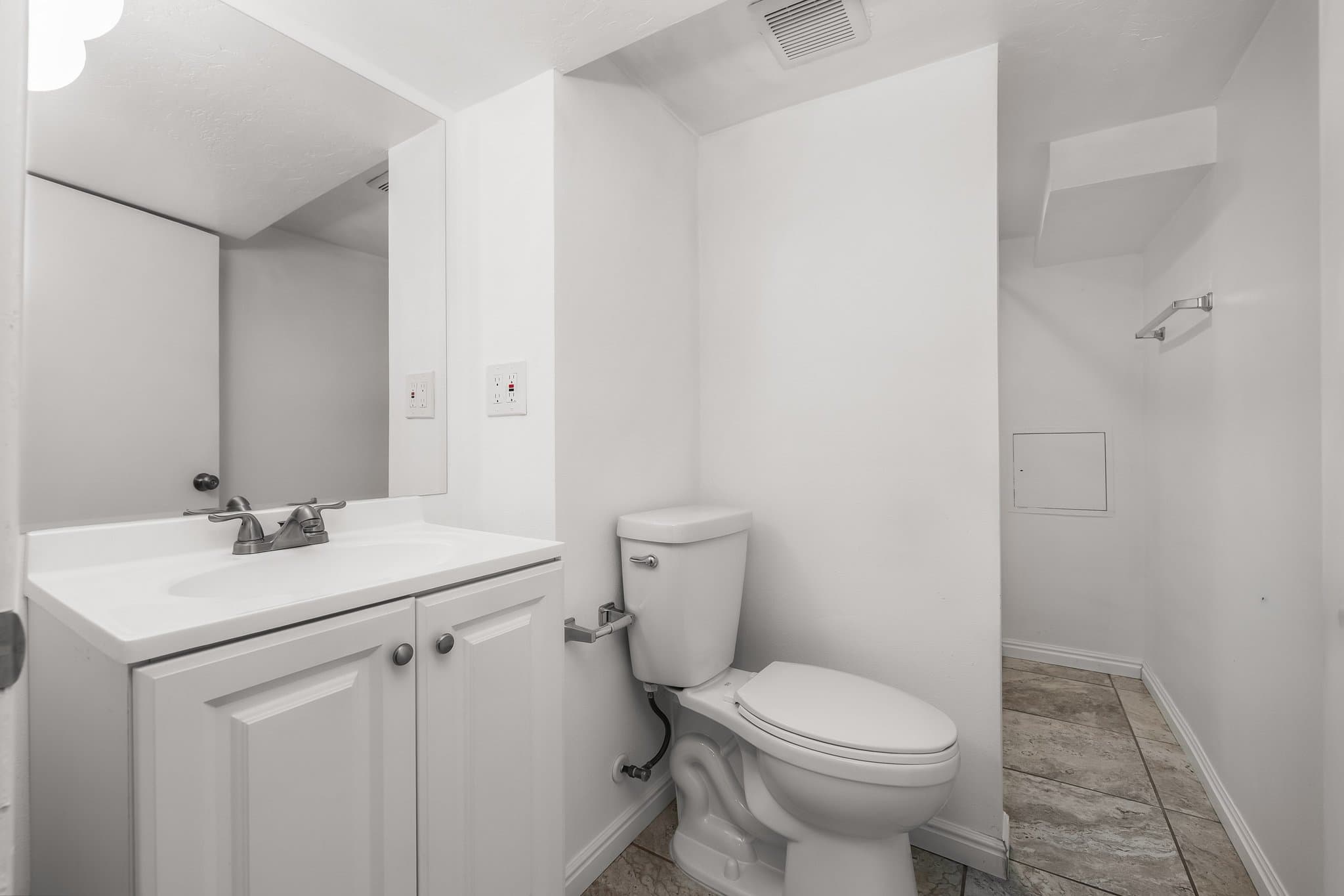 West Valley City Apartment: 3911 S 3200 W Unit C