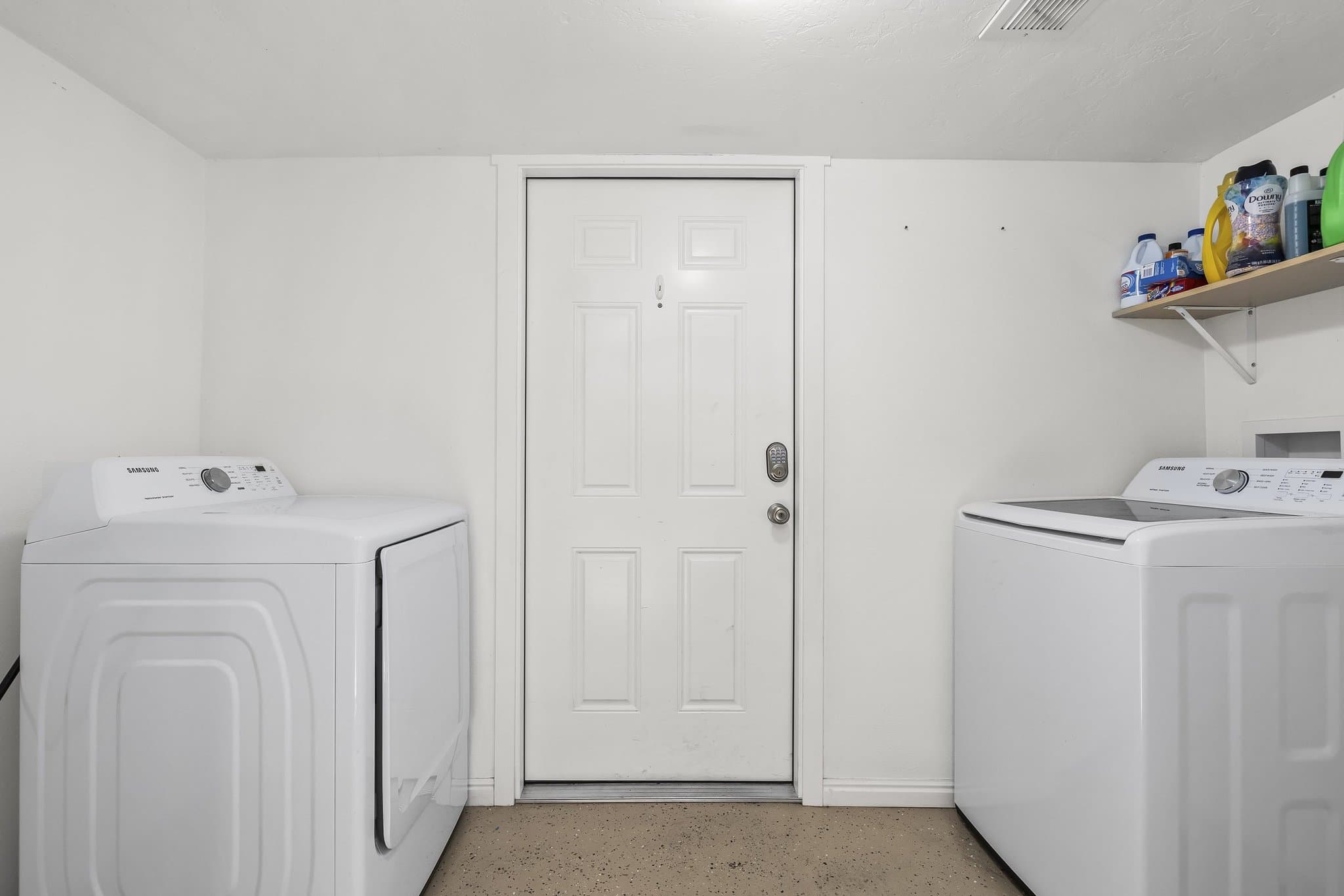 West Valley City Apartment: 3911 S 3200 W Unit C