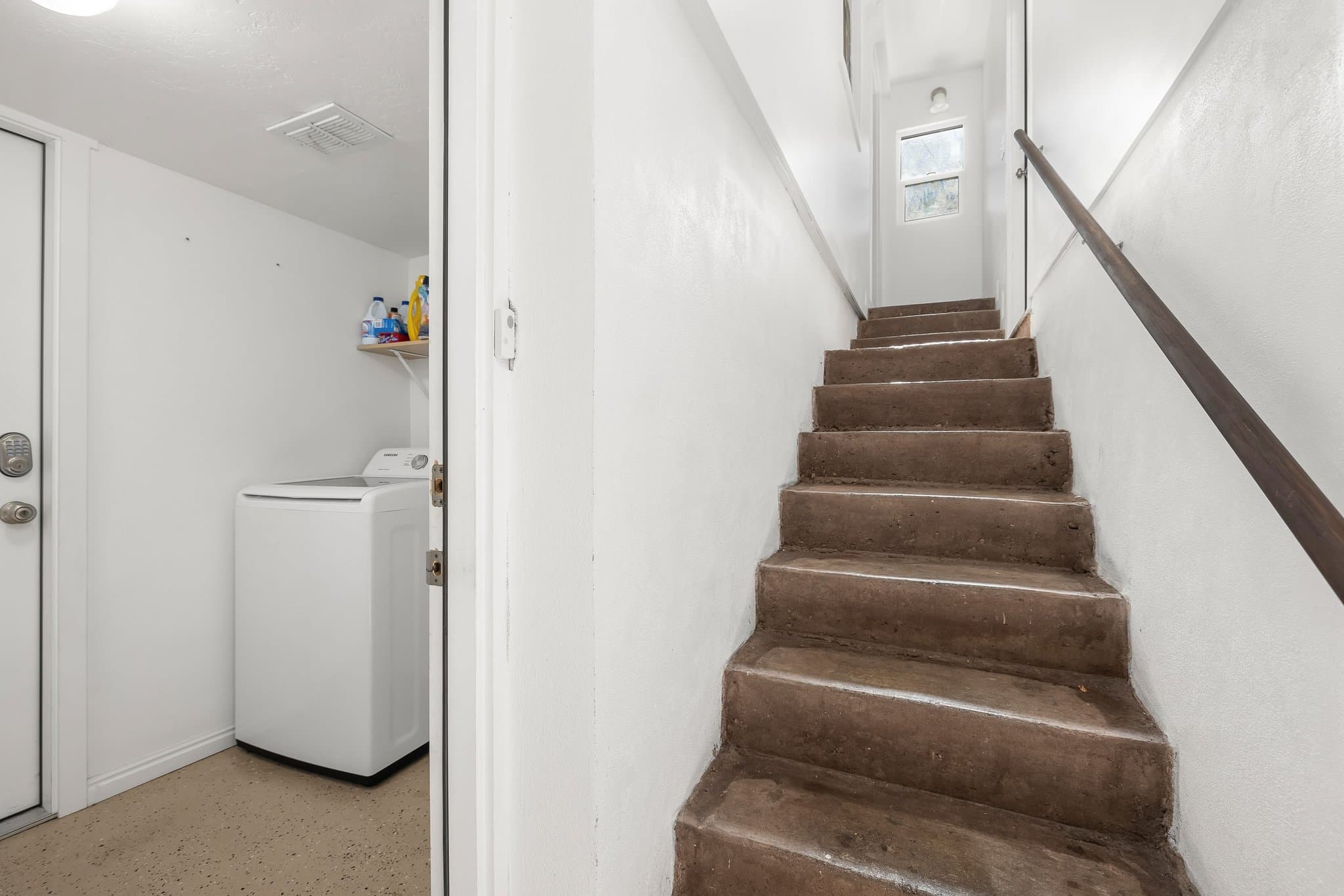 West Valley City Apartment: 3911 S 3200 W Unit C