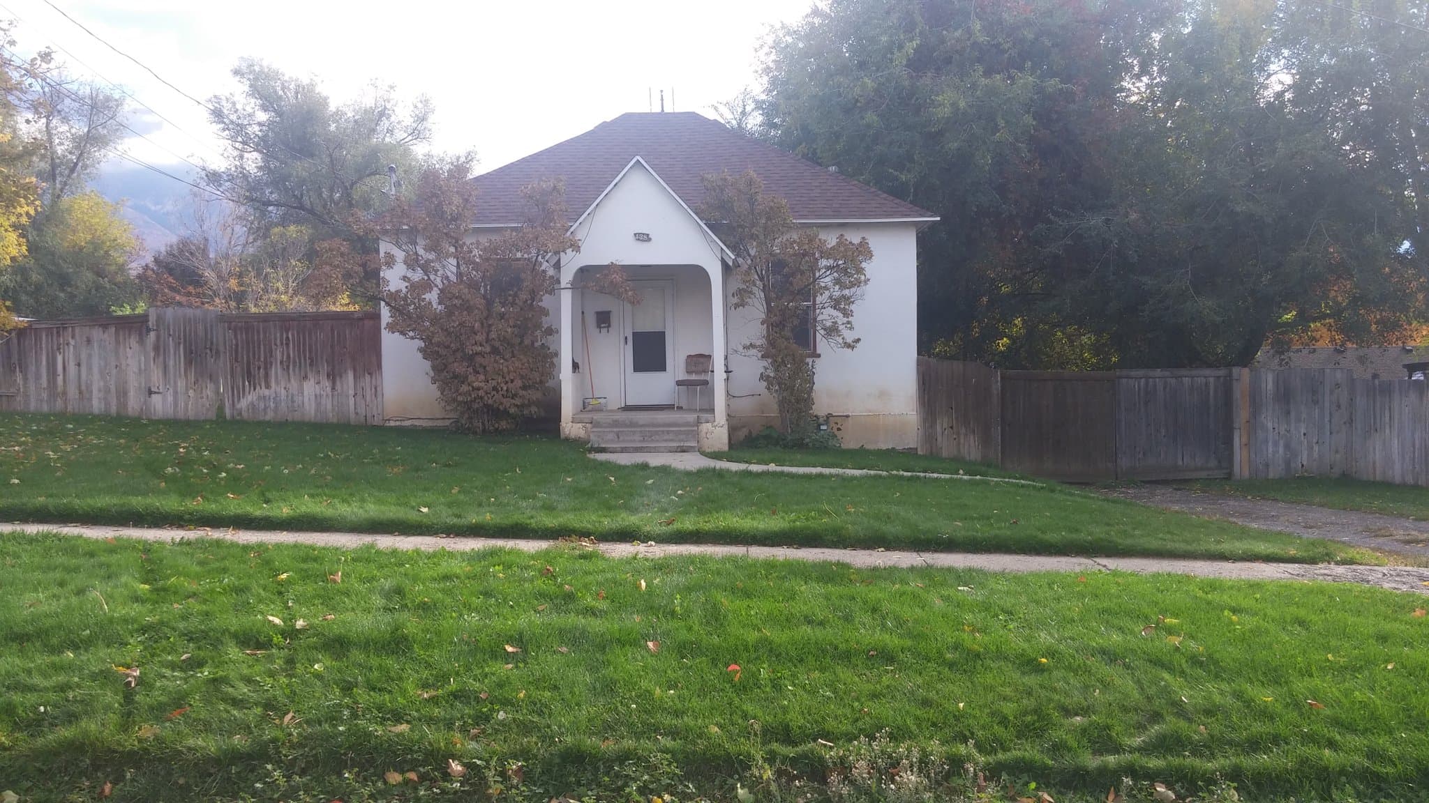 Salem House: 138 E 200 S