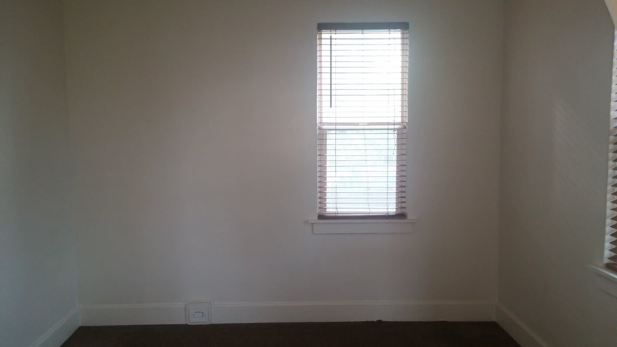 Salem House: 138 E 200 S