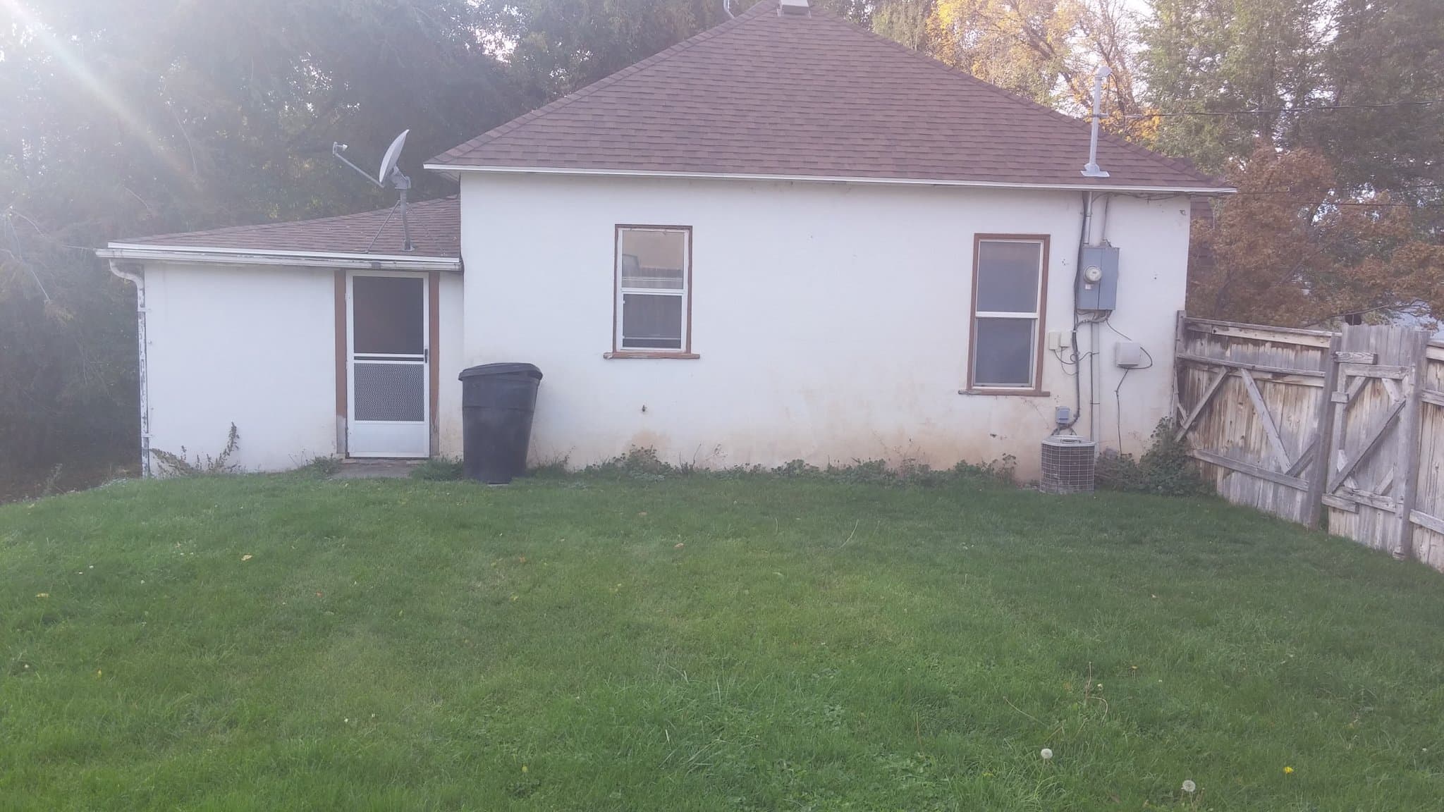 Salem House: 138 E 200 S