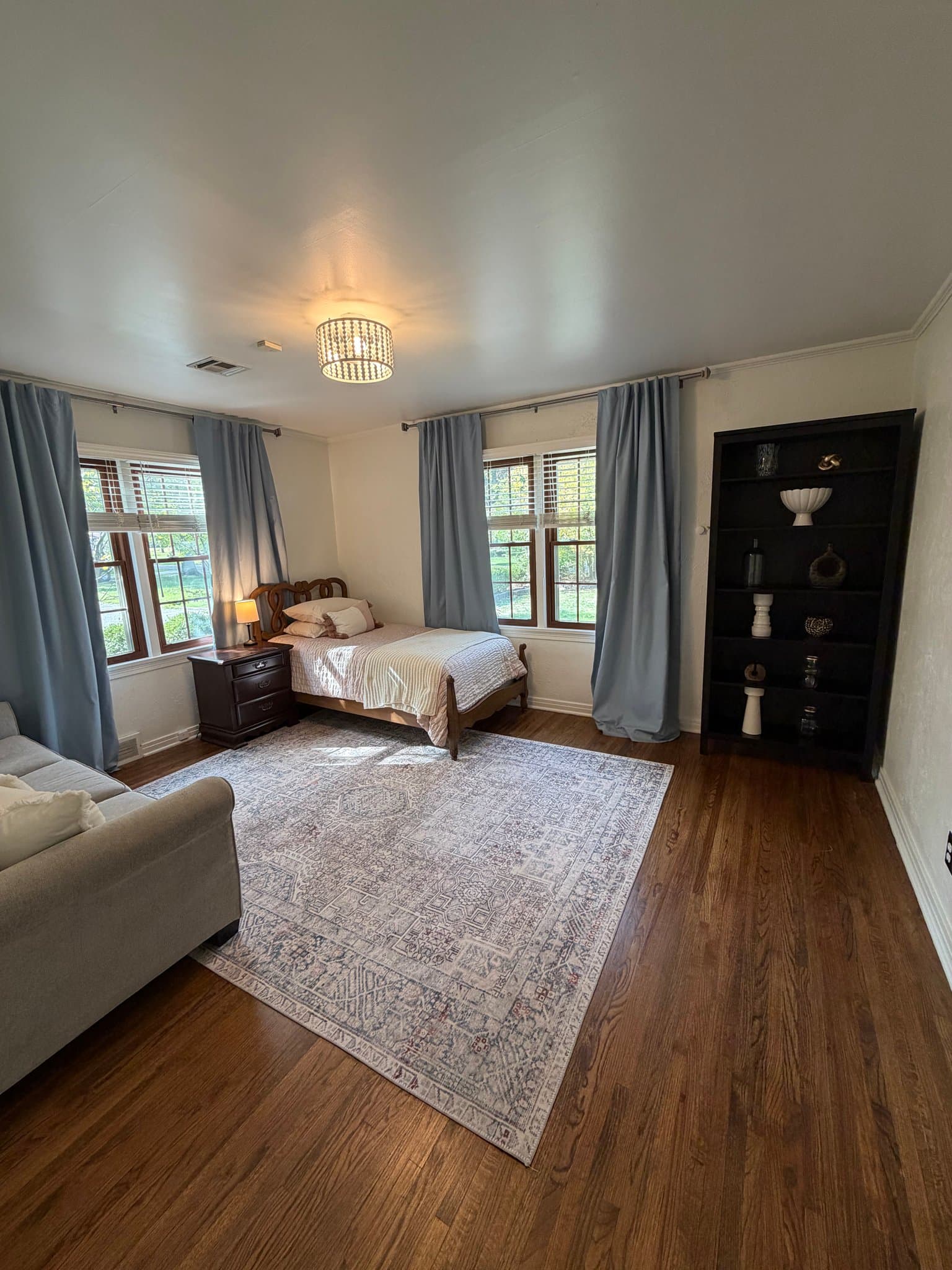 Eastborough House: 58 S Stratford Rd