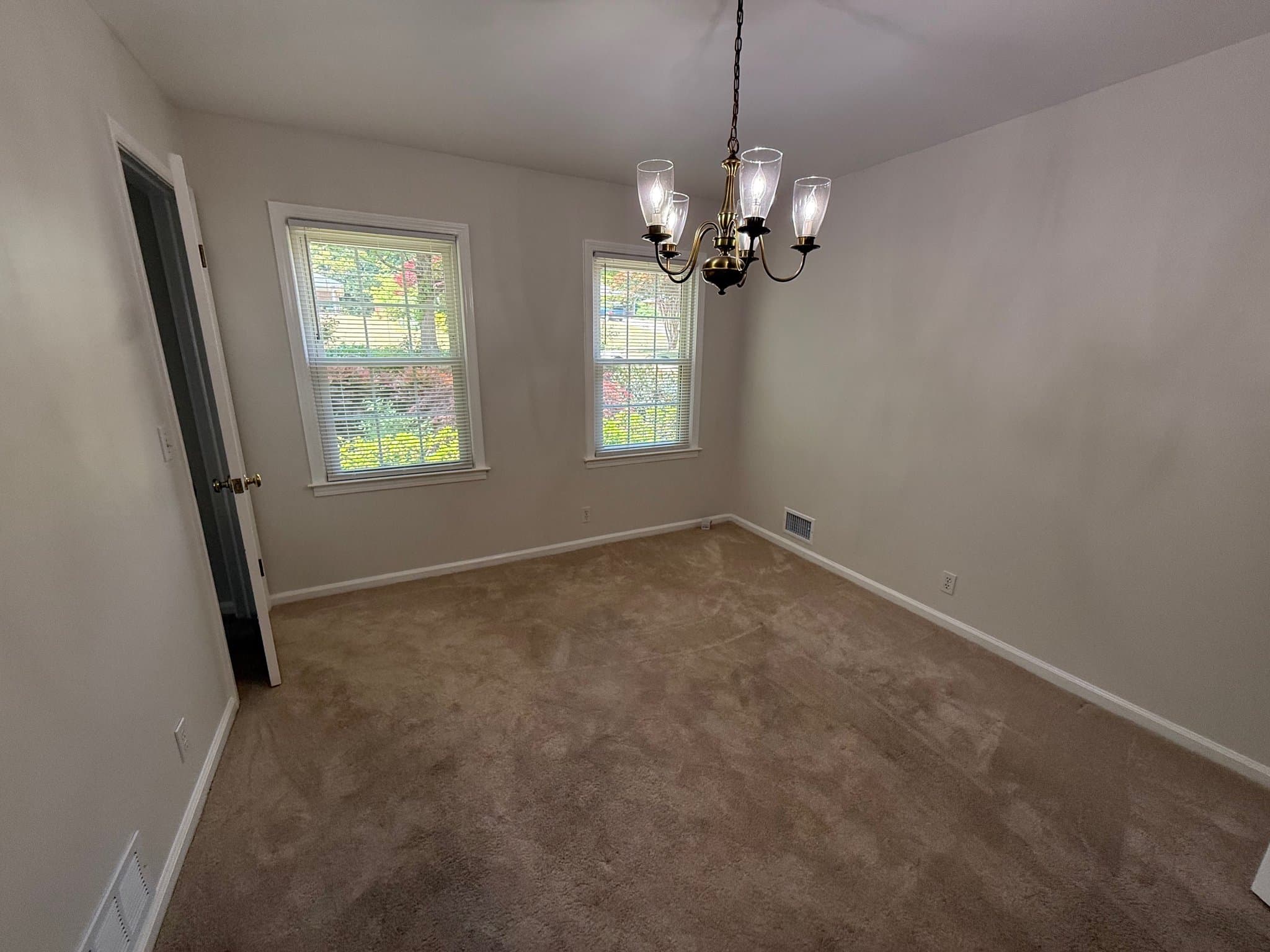 Tucker House: 1745 Samaria Trl