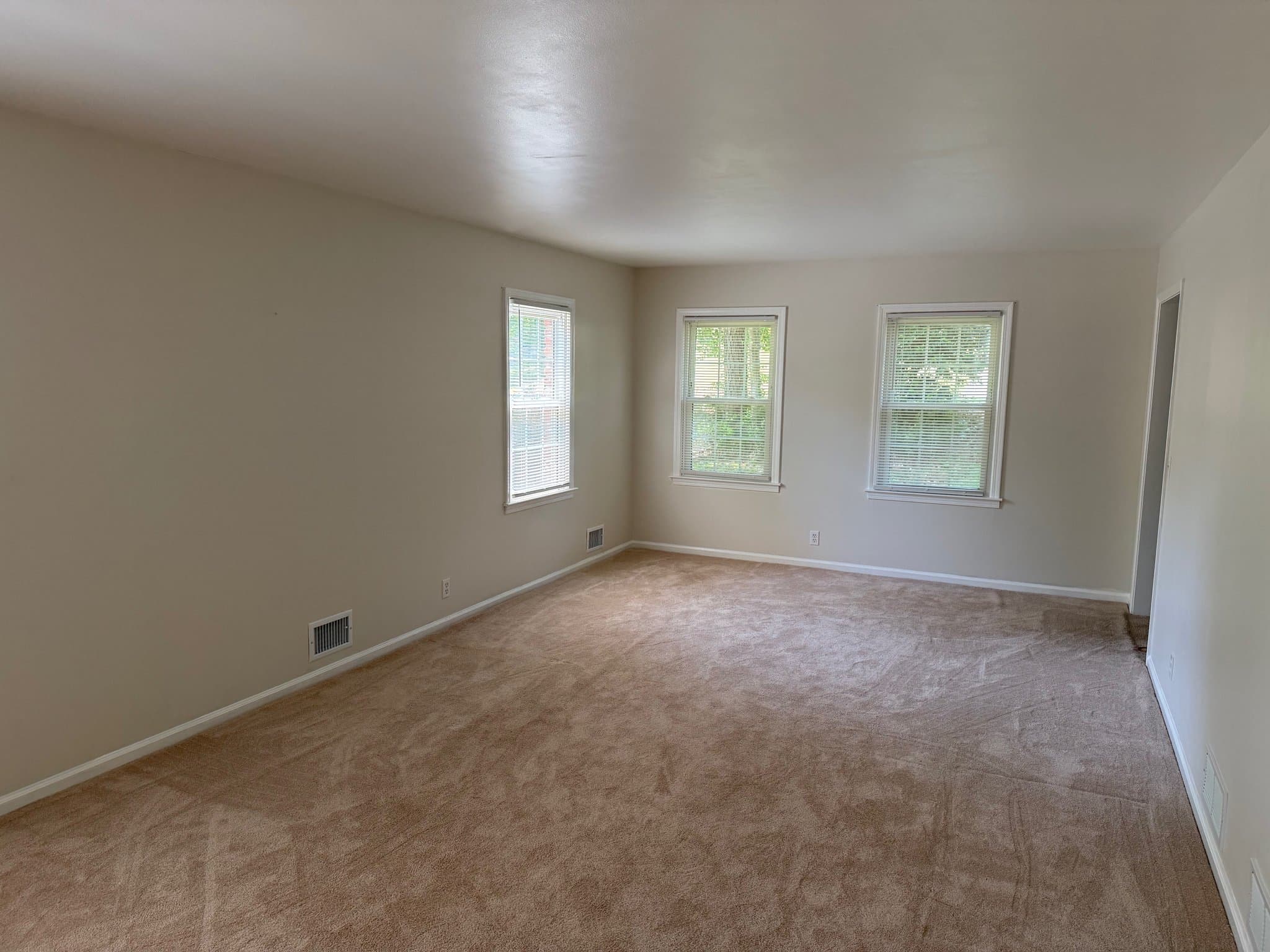 Tucker House: 1745 Samaria Trl
