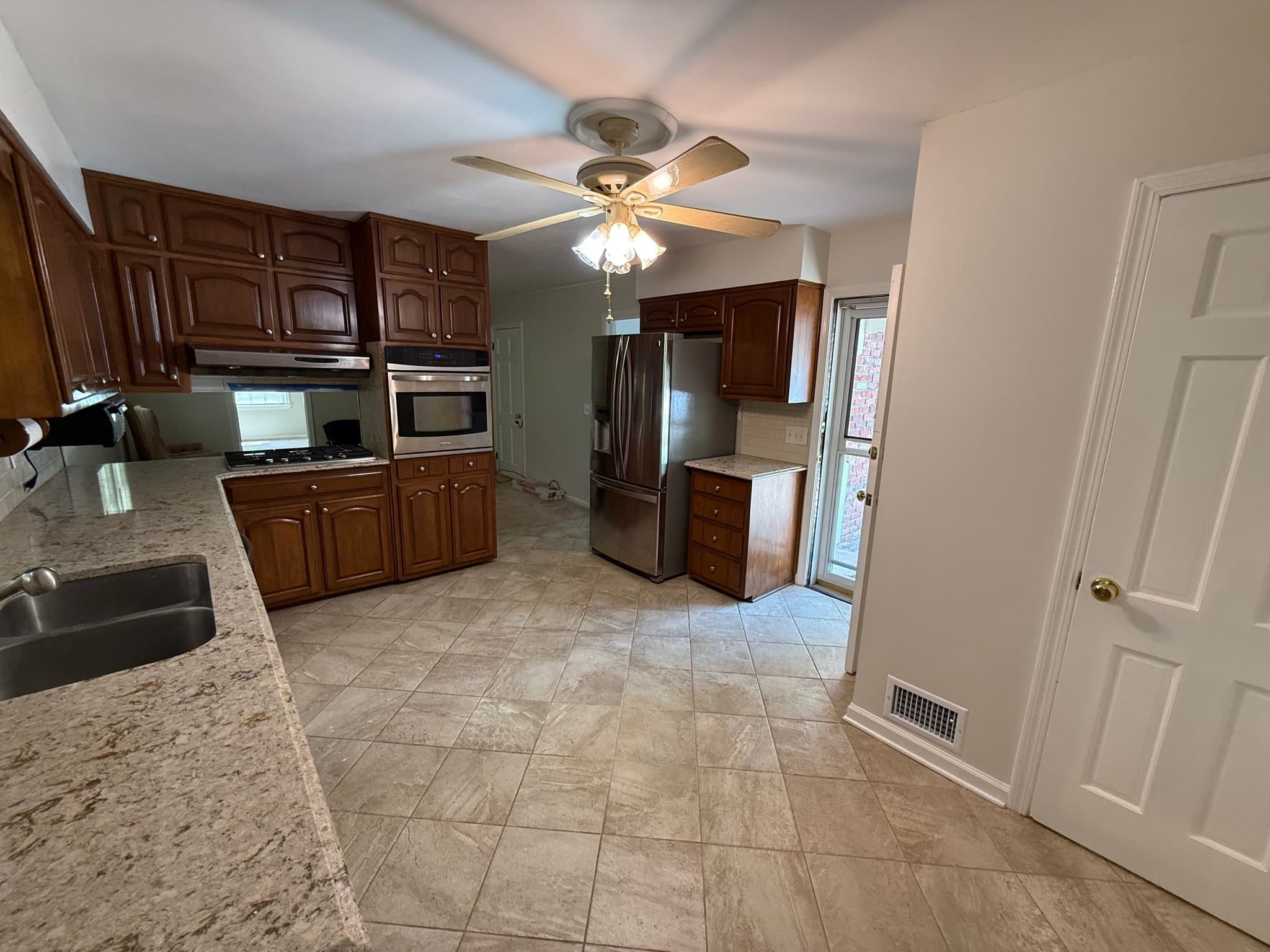 Tucker House: 1745 Samaria Trl