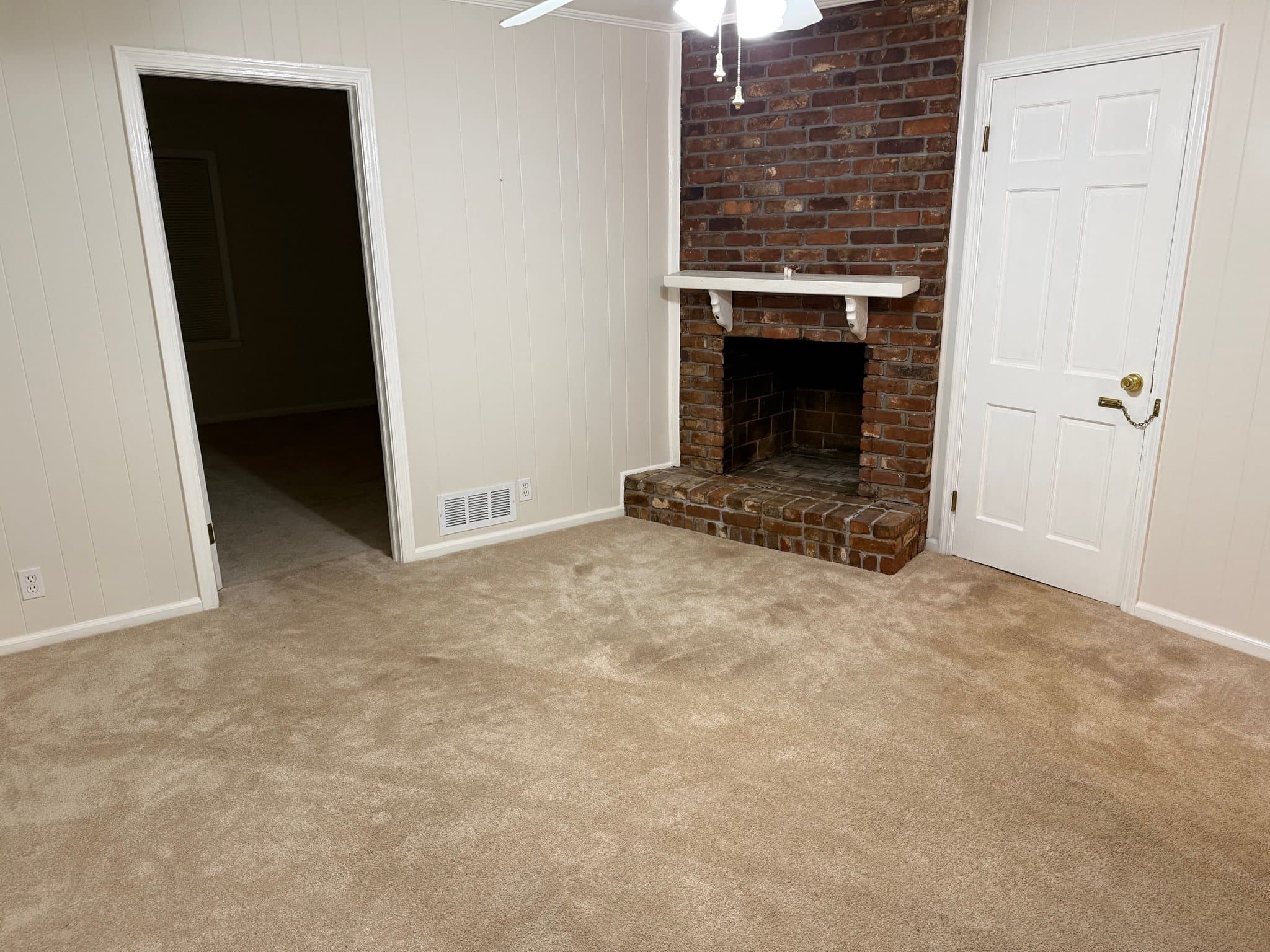 Tucker House: 1745 Samaria Trl