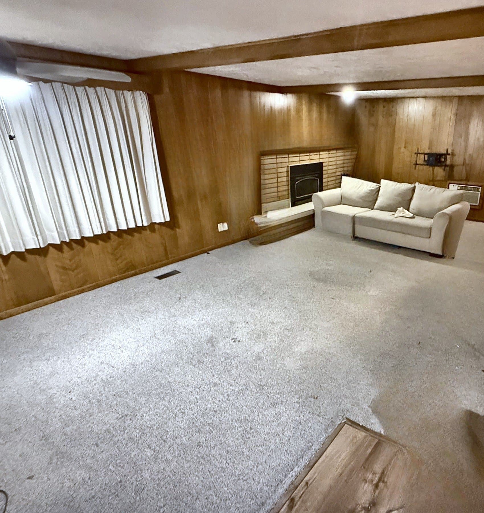 Logan House: 785 Hillcrest Ave