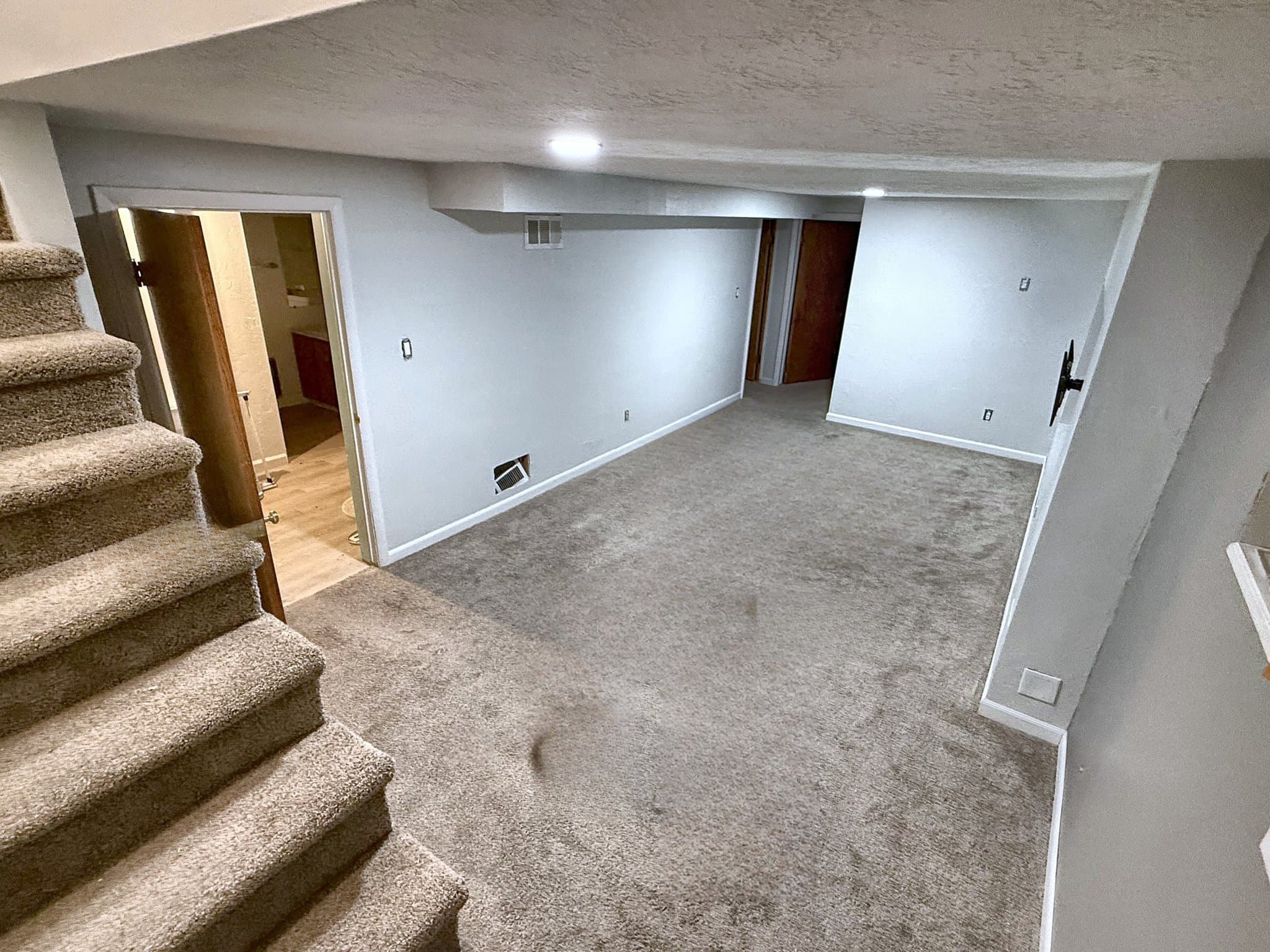 Logan House: 785 Hillcrest Ave