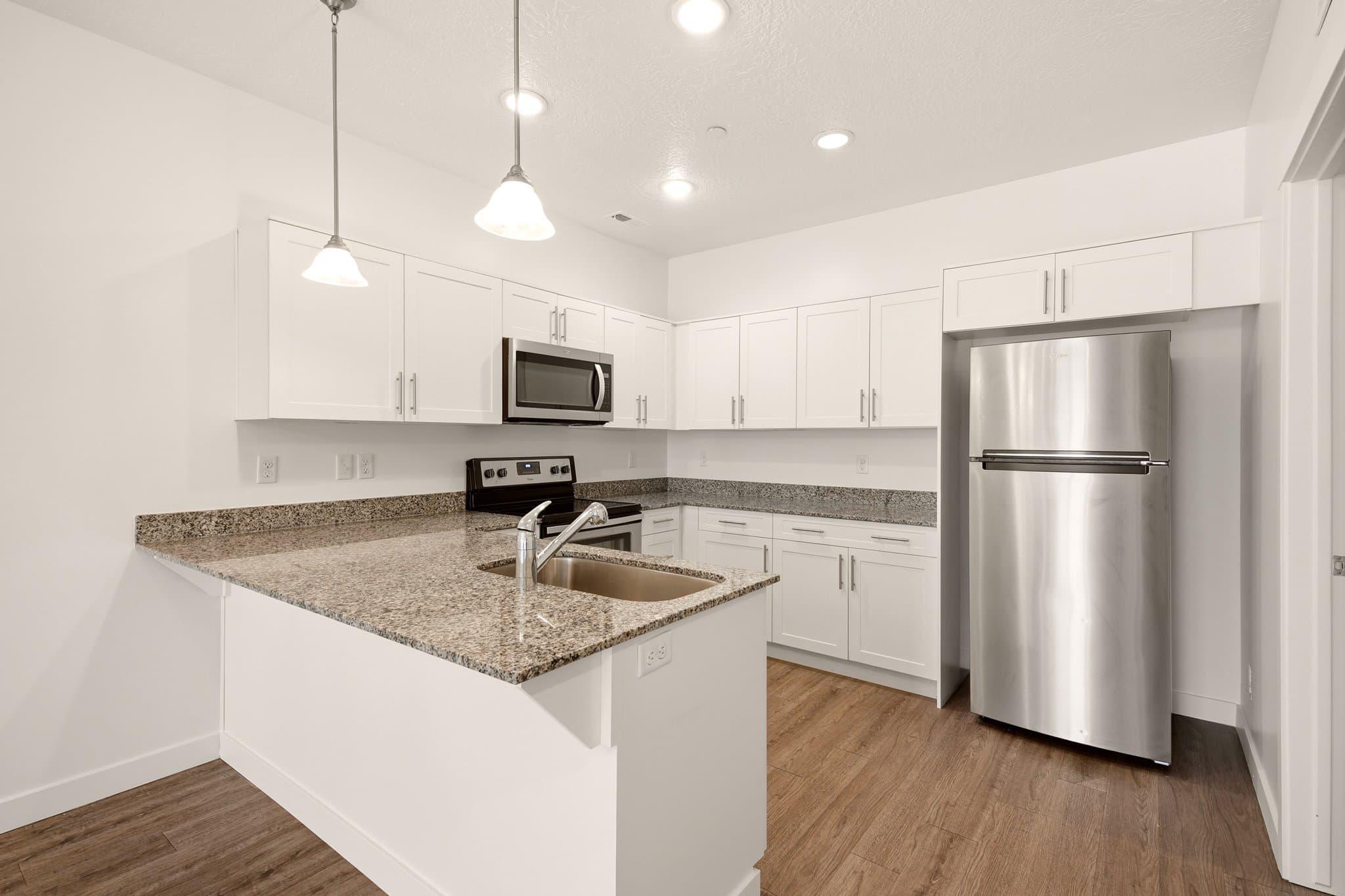 Vineyard Apartment: 250 N Mill Rd