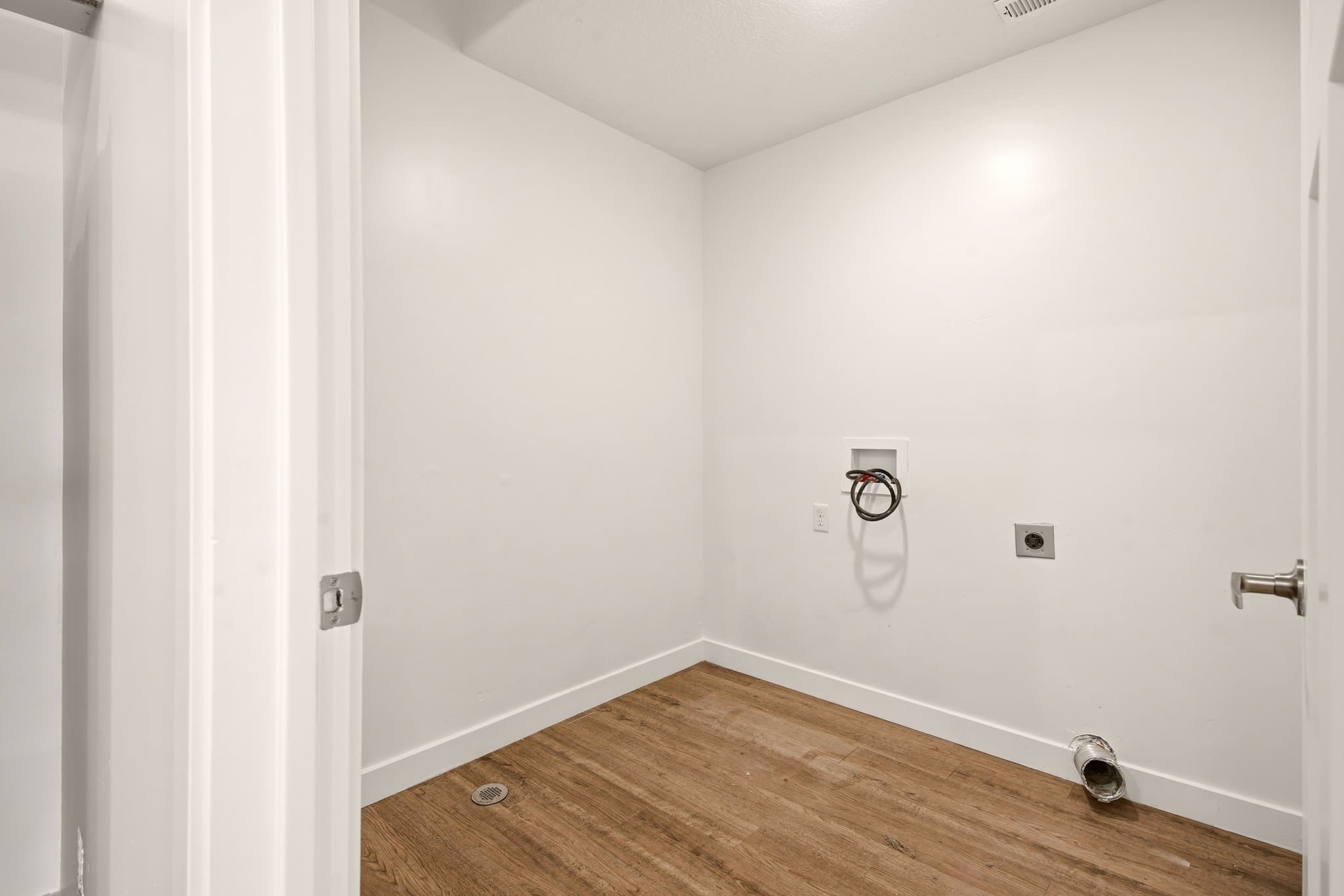 Vineyard Apartment: 250 N Mill Rd