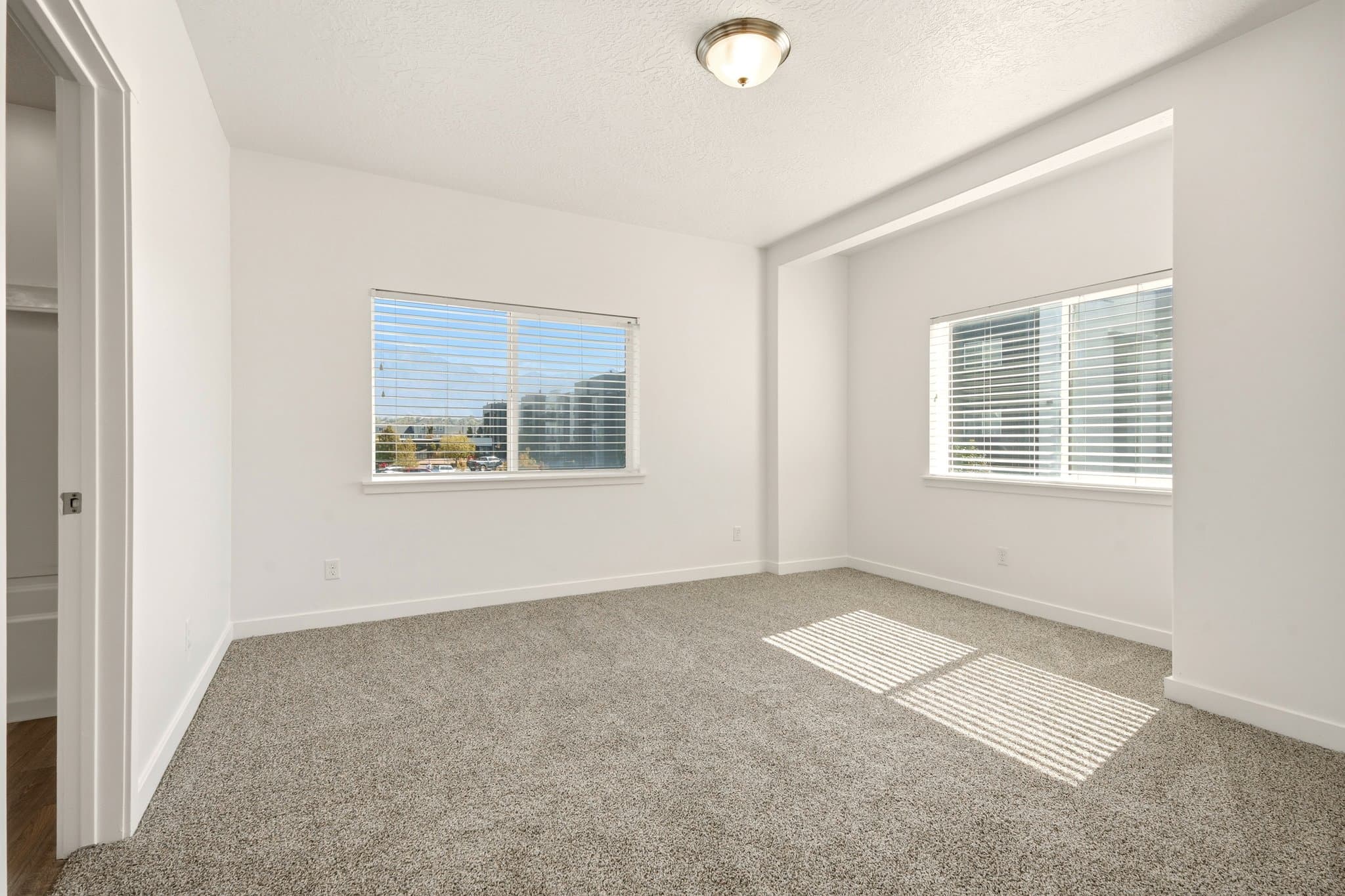 Vineyard Apartment: 250 N Mill Rd