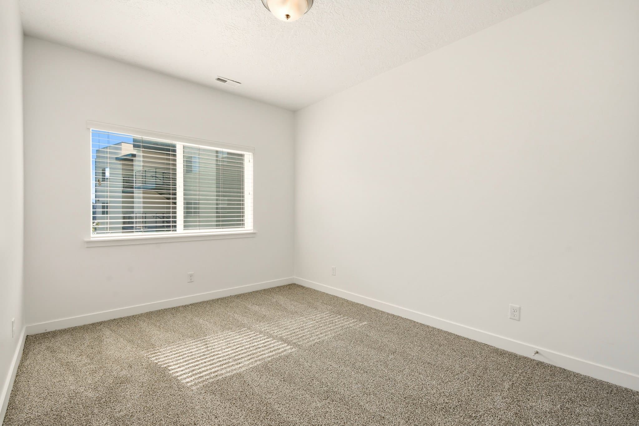 Vineyard Apartment: 250 N Mill Rd