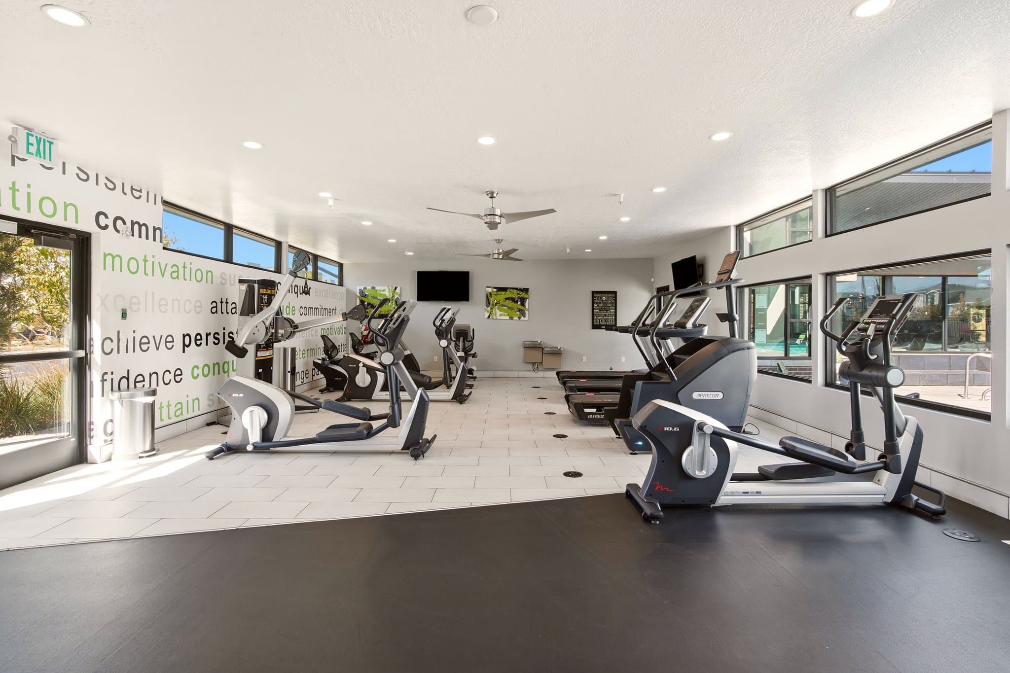 Vineyard Apartment: 250 N Mill Rd