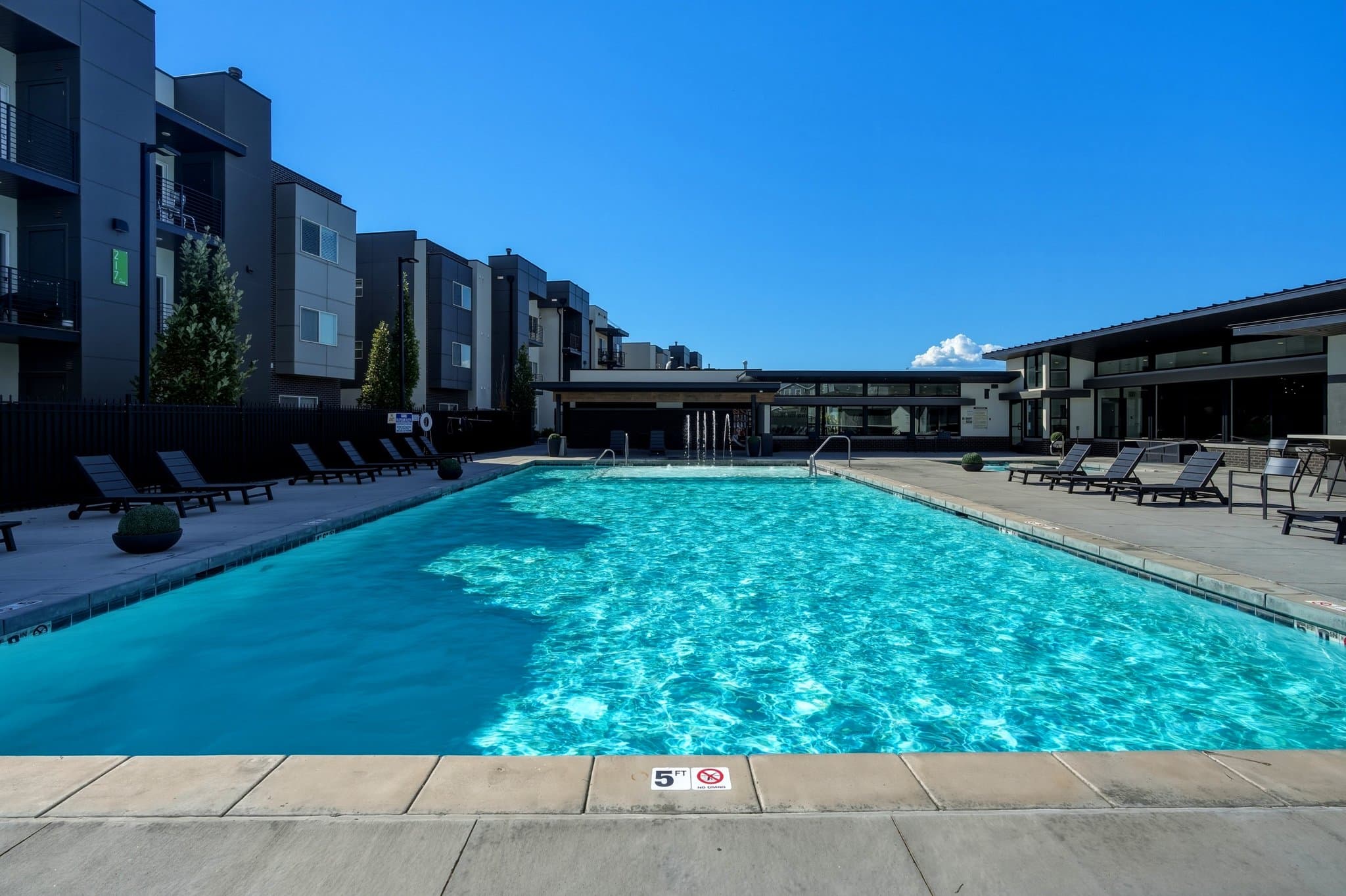 Vineyard Apartment: 250 N Mill Rd