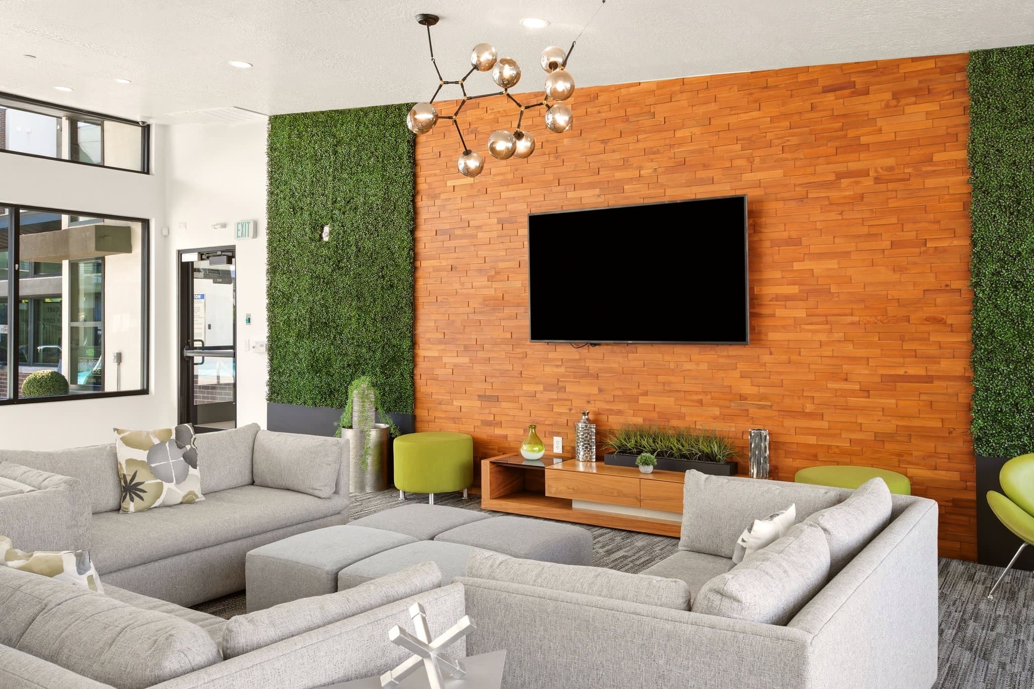 Vineyard Apartment: 250 N Mill Rd