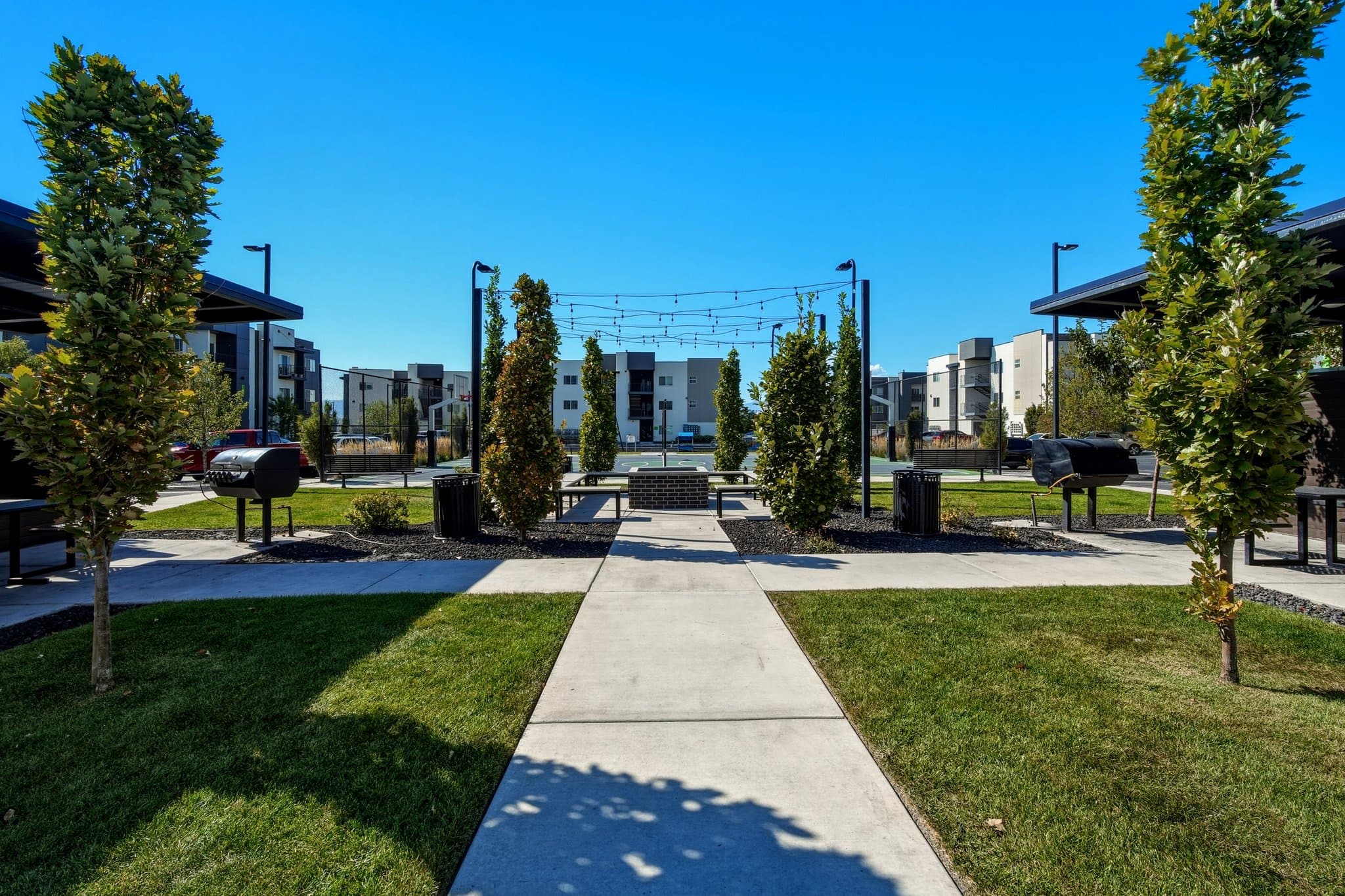 Vineyard Apartment: 250 N Mill Rd