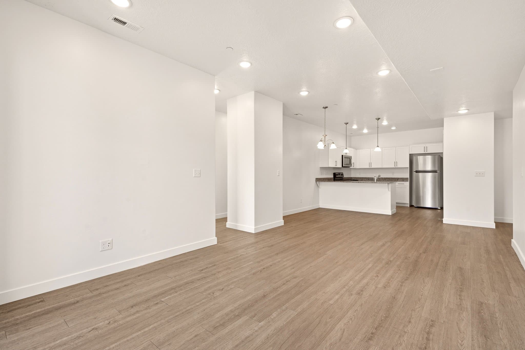 Vineyard Apartment: 250 N Mill Rd