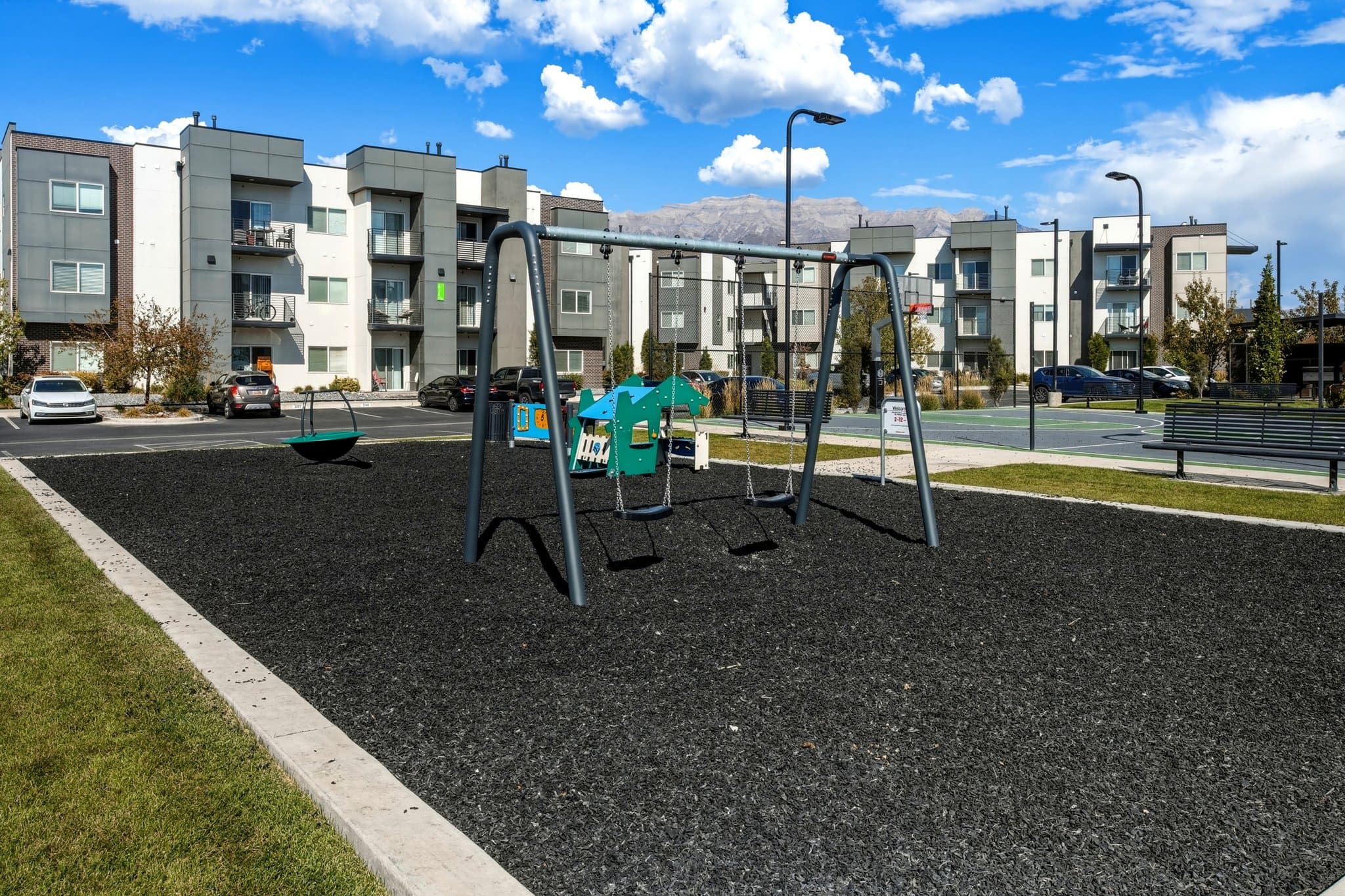 Vineyard Apartment: 250 N Mill Rd