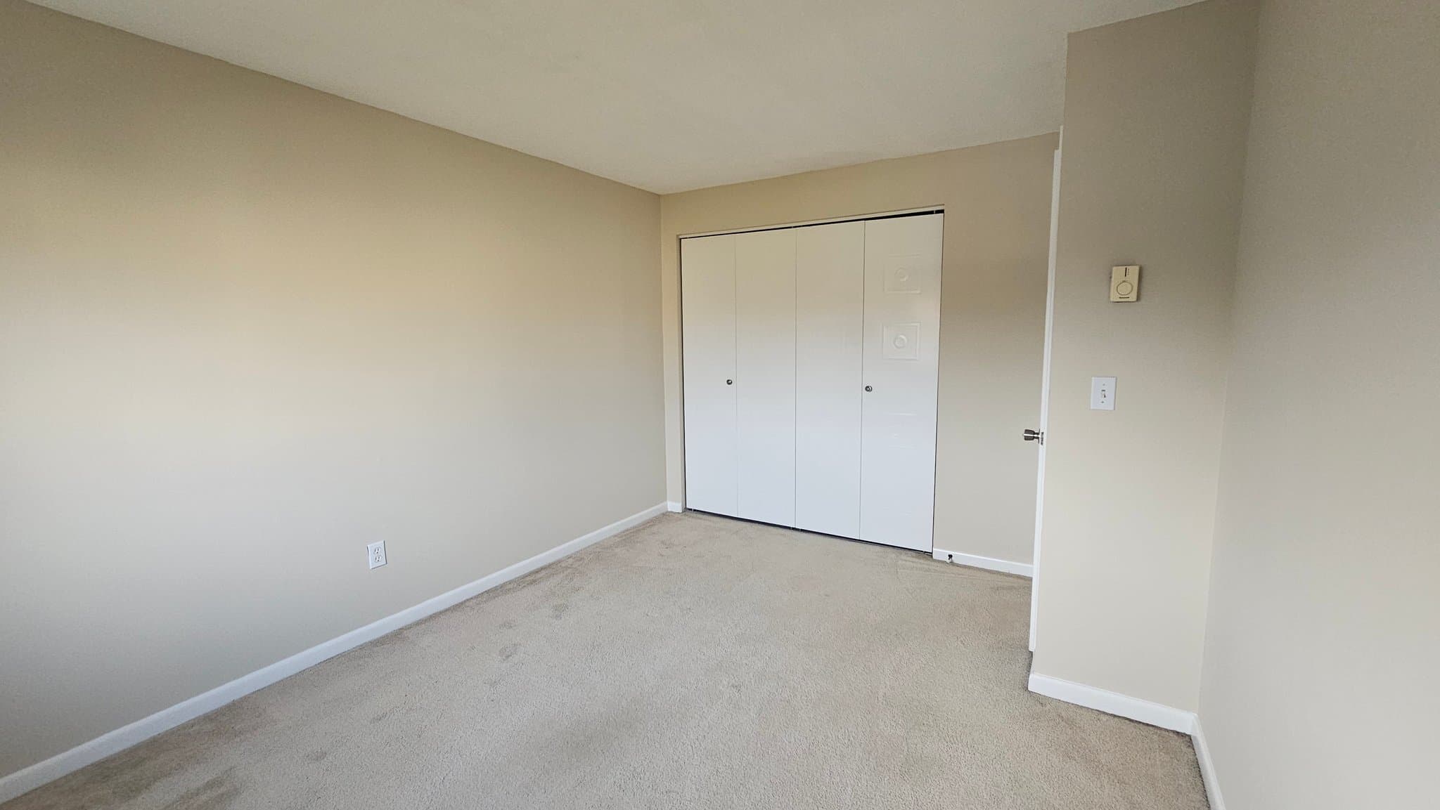 EAST GRANBY Townhome: 16 Seymour Rd
