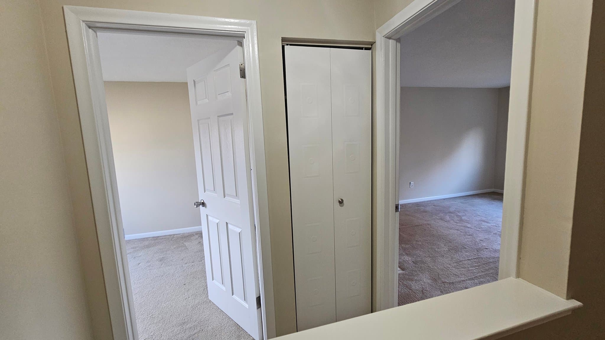 EAST GRANBY Townhome: 16 Seymour Rd