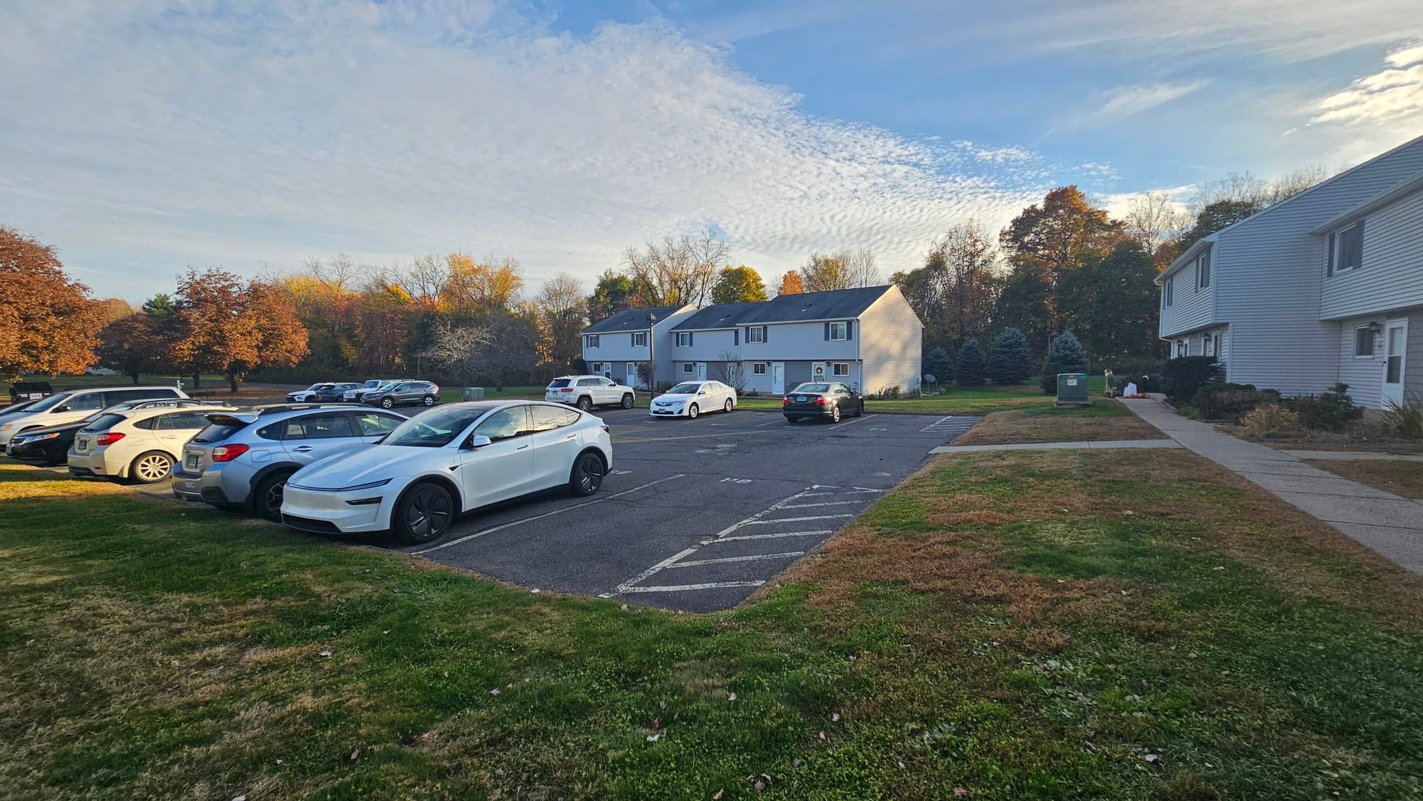 EAST GRANBY Townhome: 16 Seymour Rd